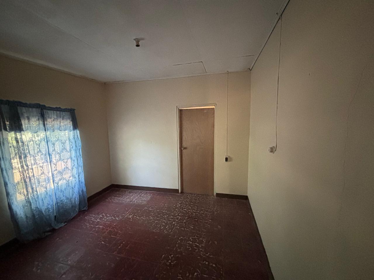 House For Sale: COATES PEN, MAY PEN, CLAR, May Pen | $17,500,000 photo 13