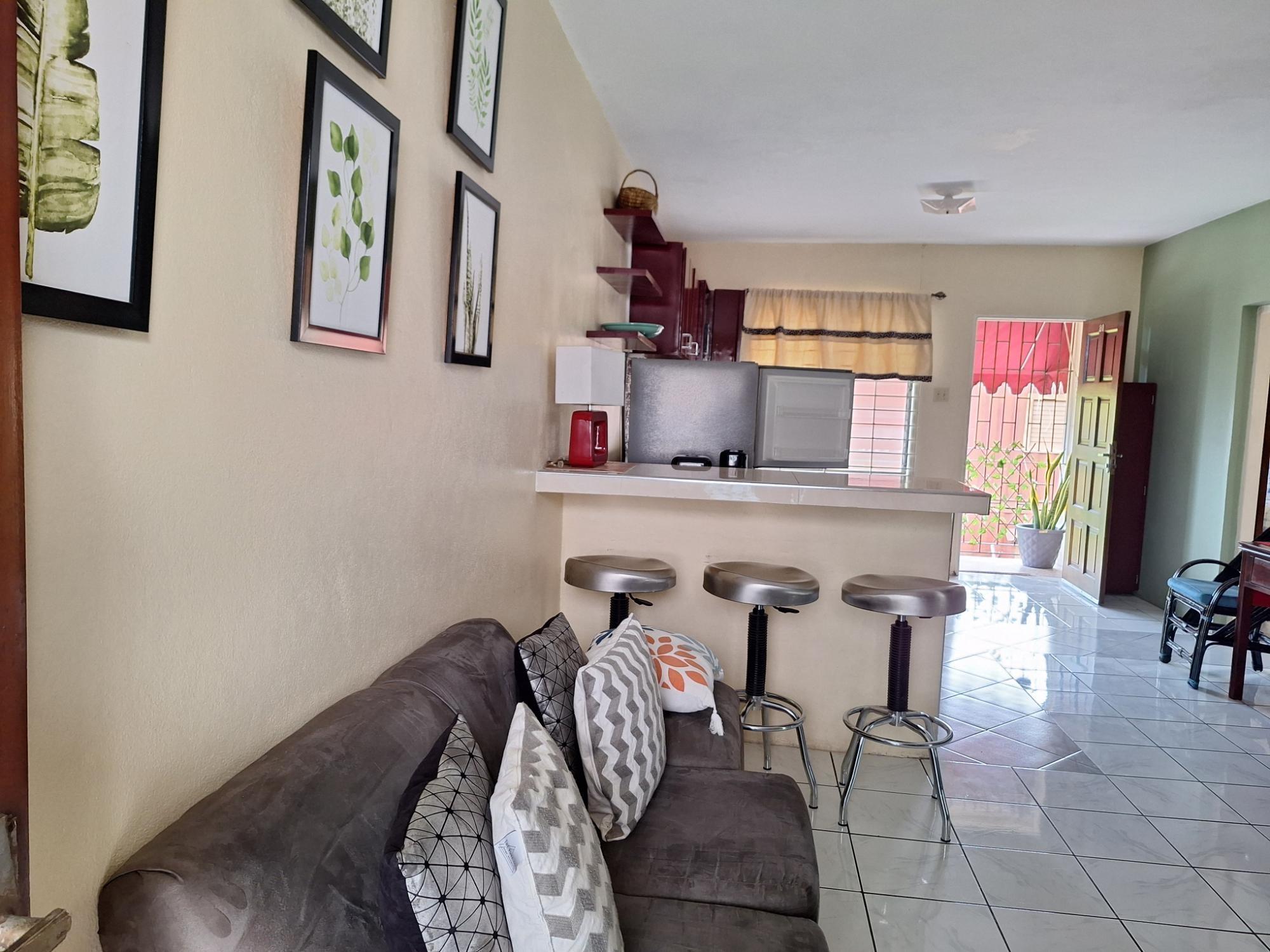 Apartment For Rent: CHELSEA AVENUE, Kingston 5 | $155,000 photo 4