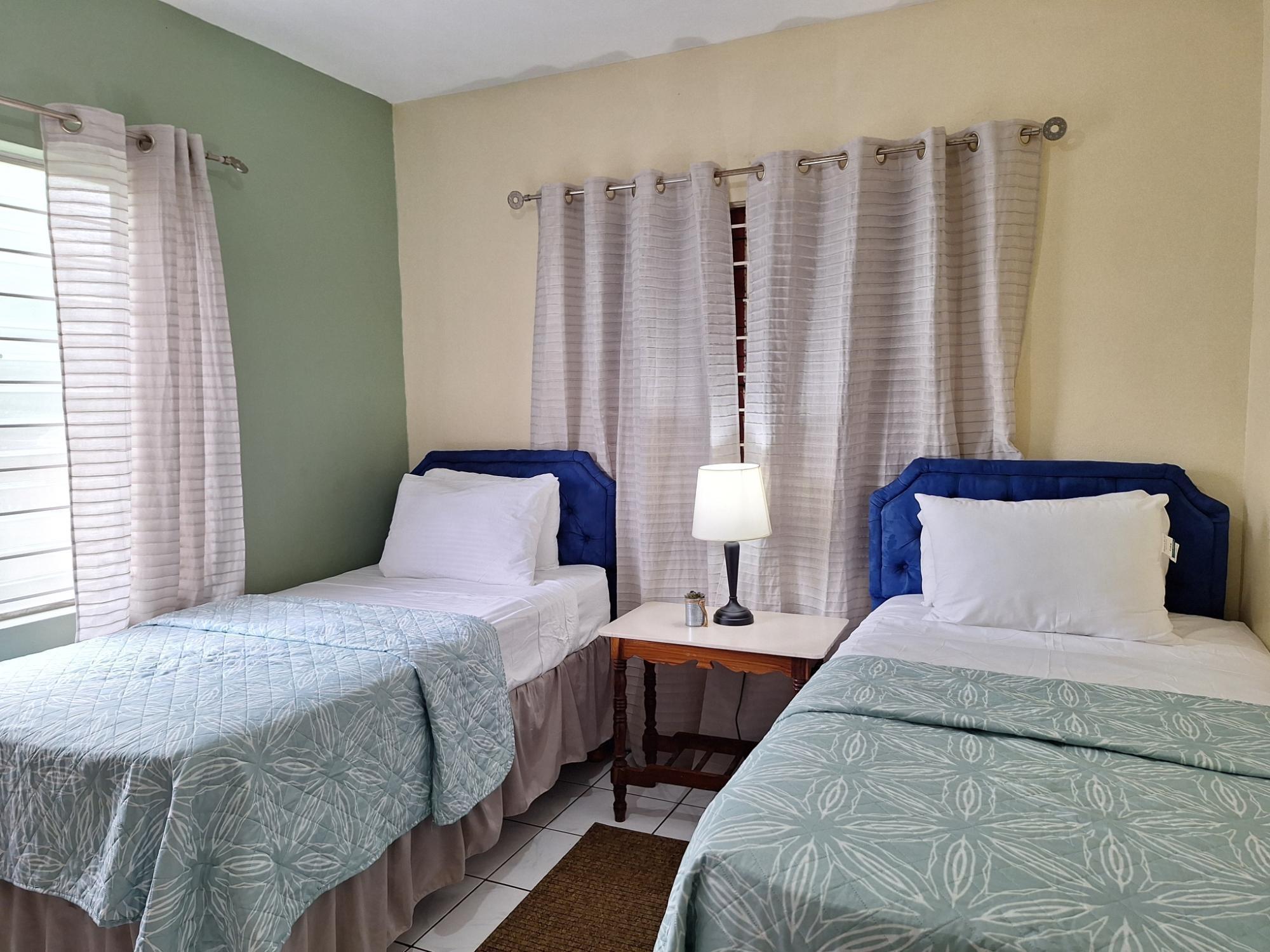 Apartment For Rent: CHELSEA AVENUE, Kingston 5 | $155,000 photo 8