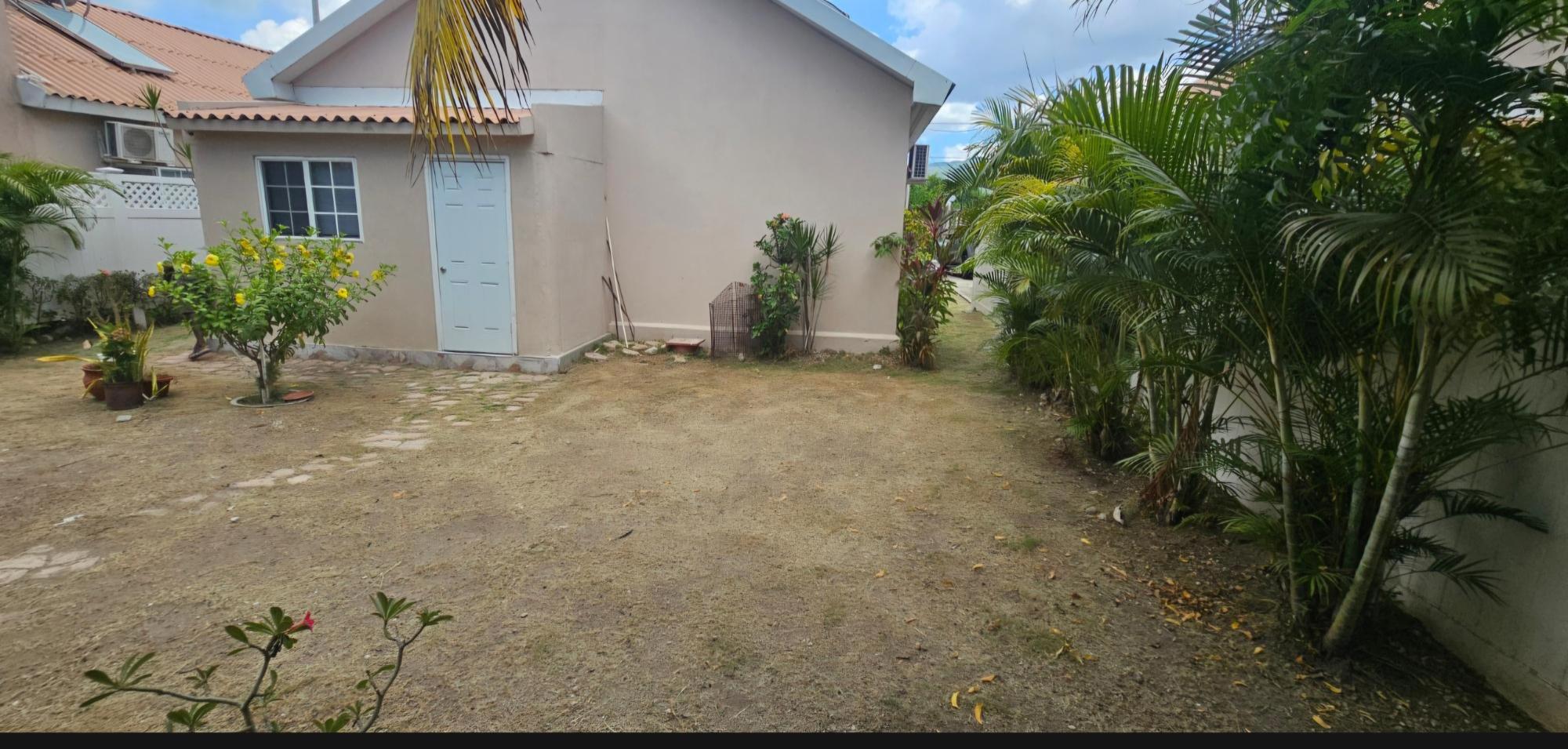 House For Rent: MICHELLE WIE WAY, BLOCK B, Caymanas Estates | $165,000 photo 4