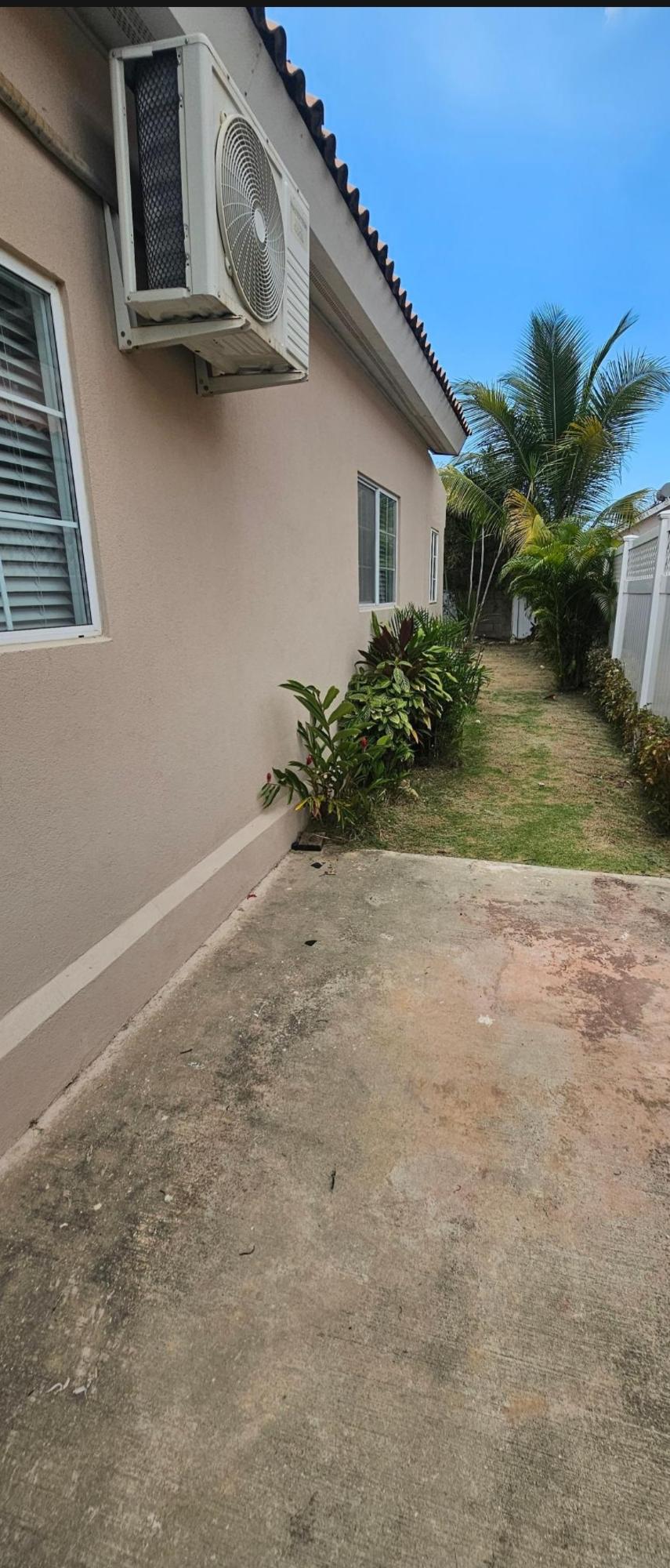 House For Rent: MICHELLE WIE WAY, BLOCK B, Caymanas Estates | $165,000 photo 8