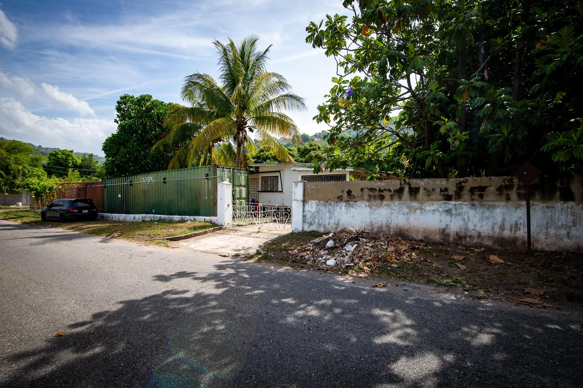 House For Sale: COOLSHADE AVENUE, HAVENDA, Kingston 19 | $145,000,000 photo 4