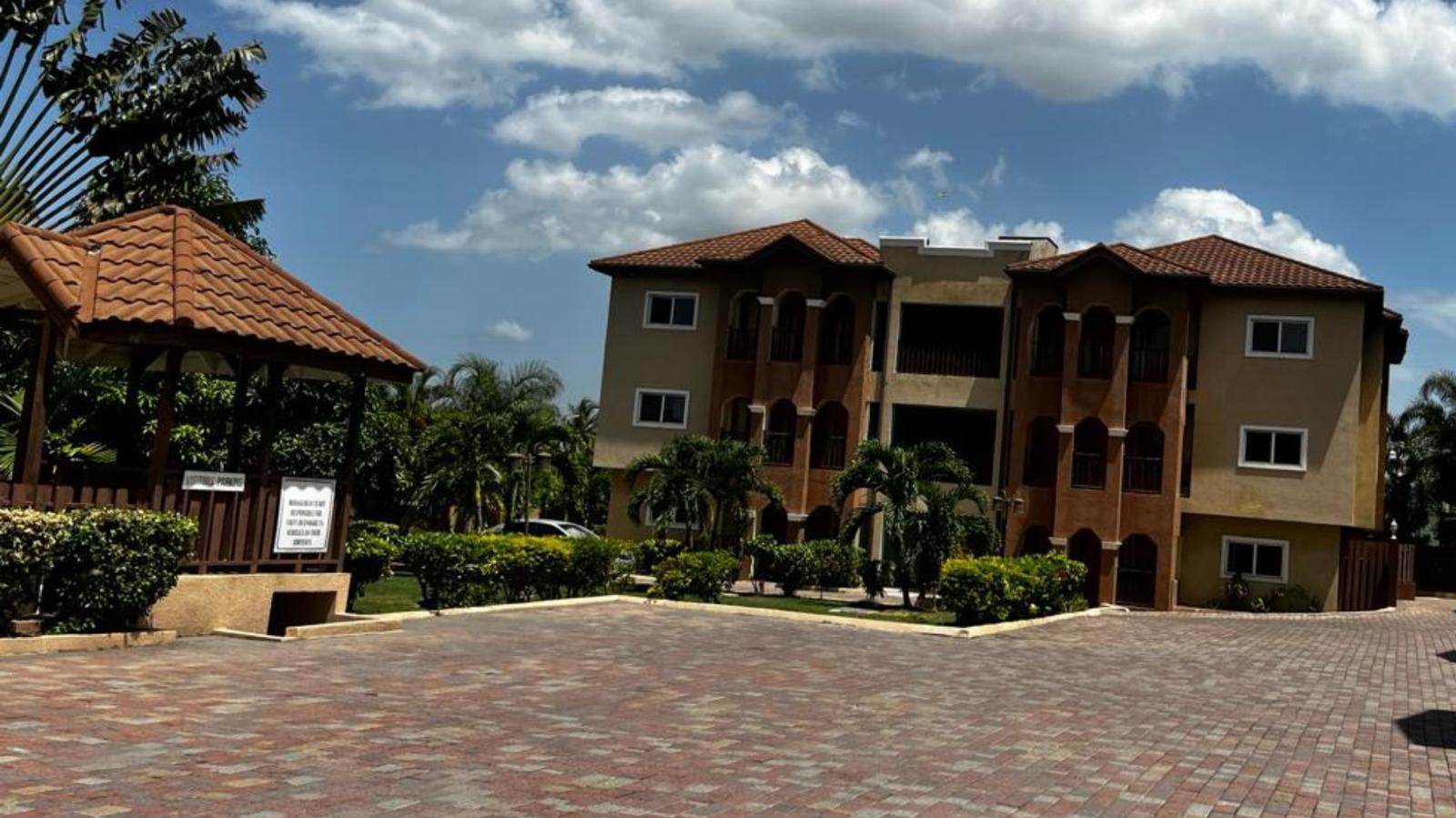 Apartment For Rent: MILLSBOROUGH AVENUE, Kingston 6 | $2,800