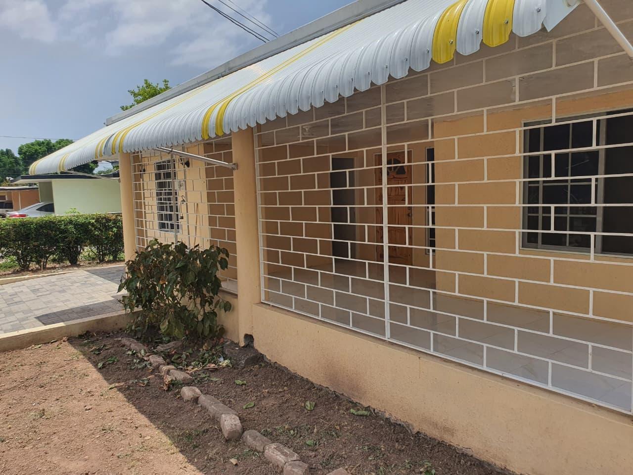 House For Rent: LINSCOTT AVENUE, Kingston 19 | $230,000 photo 2