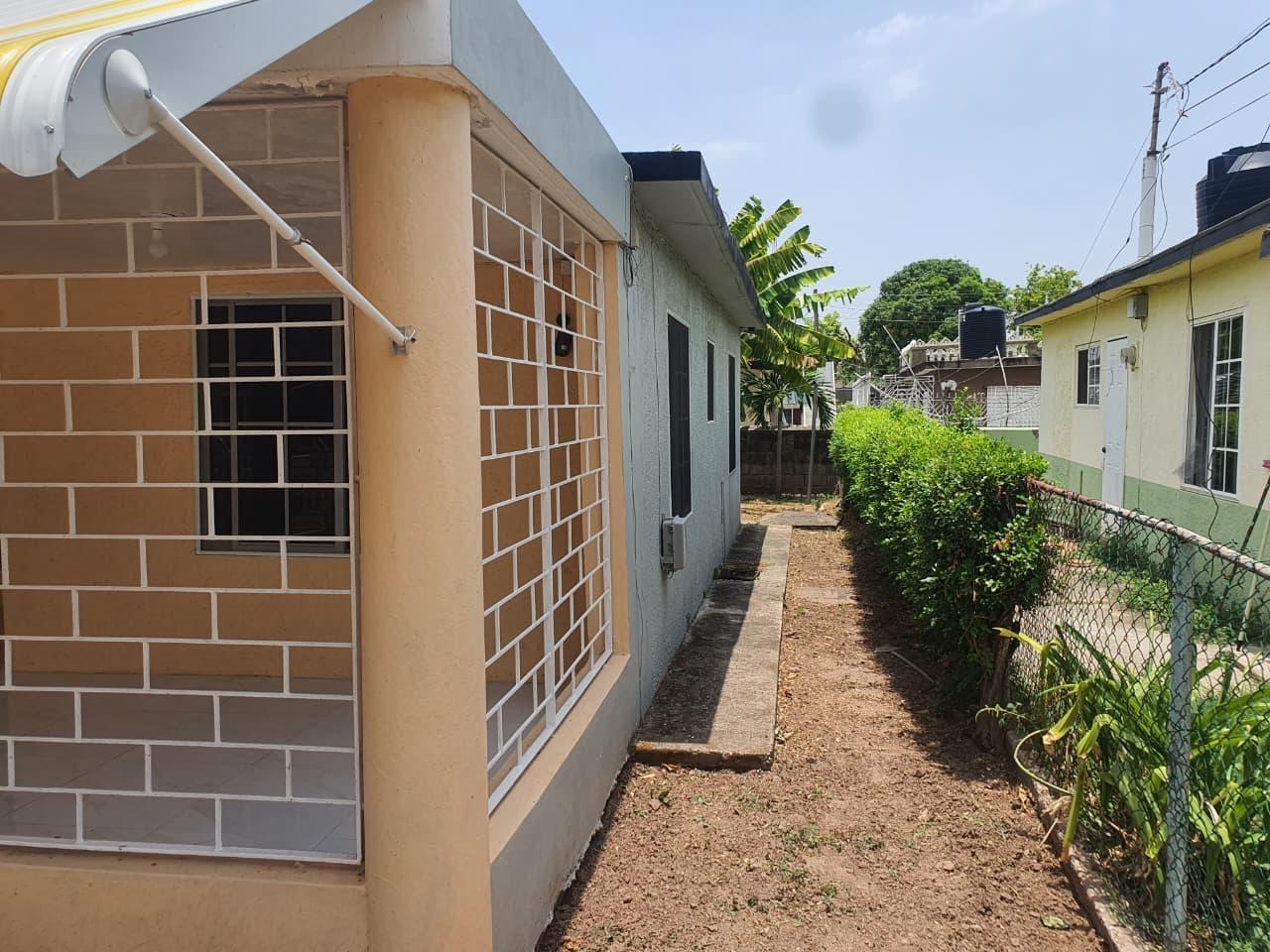 House For Rent: LINSCOTT AVENUE, Kingston 19 | $230,000 photo 3