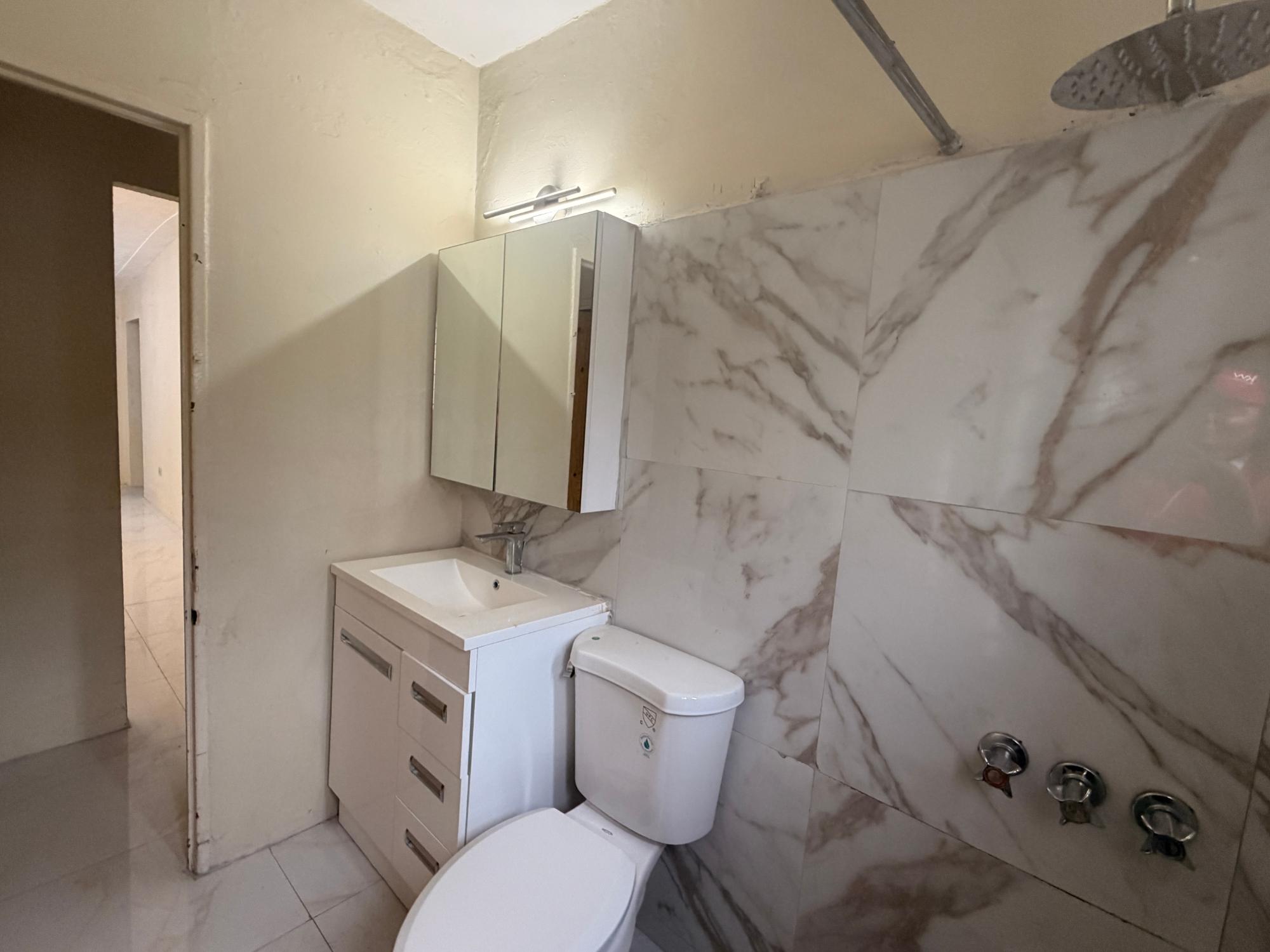 House For Rent: LINSCOTT AVENUE, Kingston 19 | $230,000 photo 12