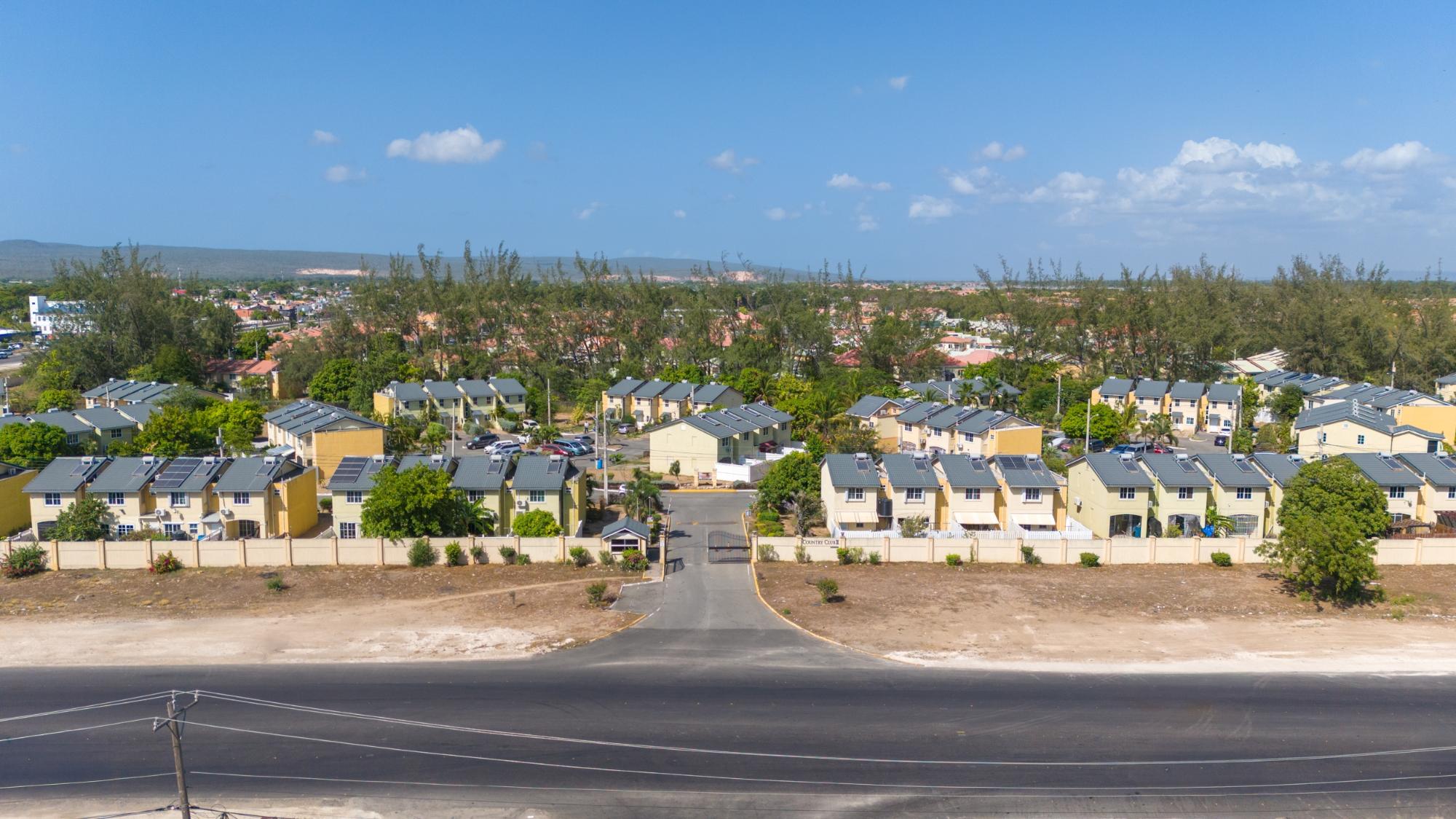 Townhouse For Sale: WESTON PARK WAY, PORTMORE, Greater Portmore | $32,500,000 photo 3