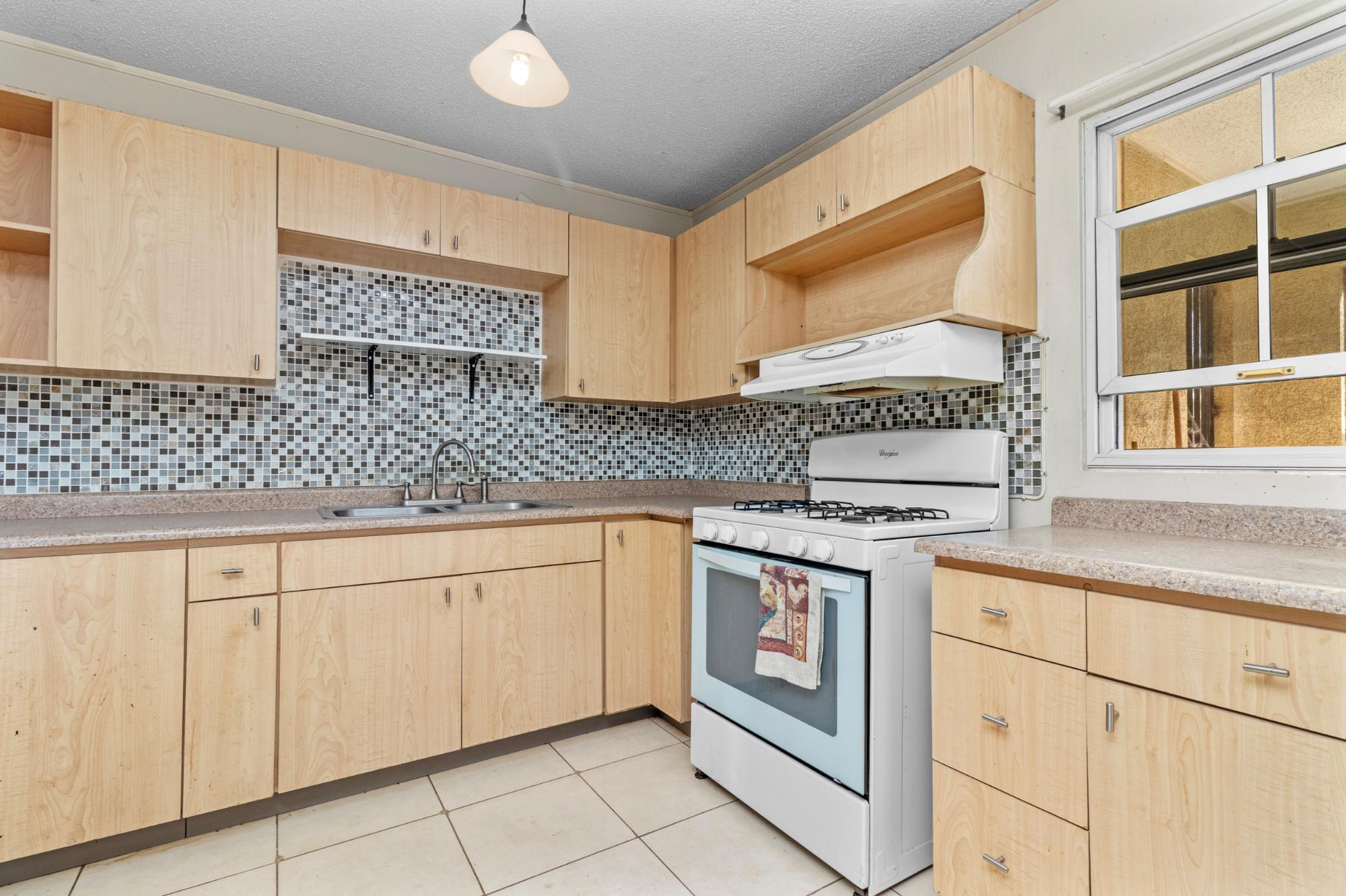 Townhouse For Sale: WESTON PARK WAY, PORTMORE, Greater Portmore | $32,500,000 photo 11