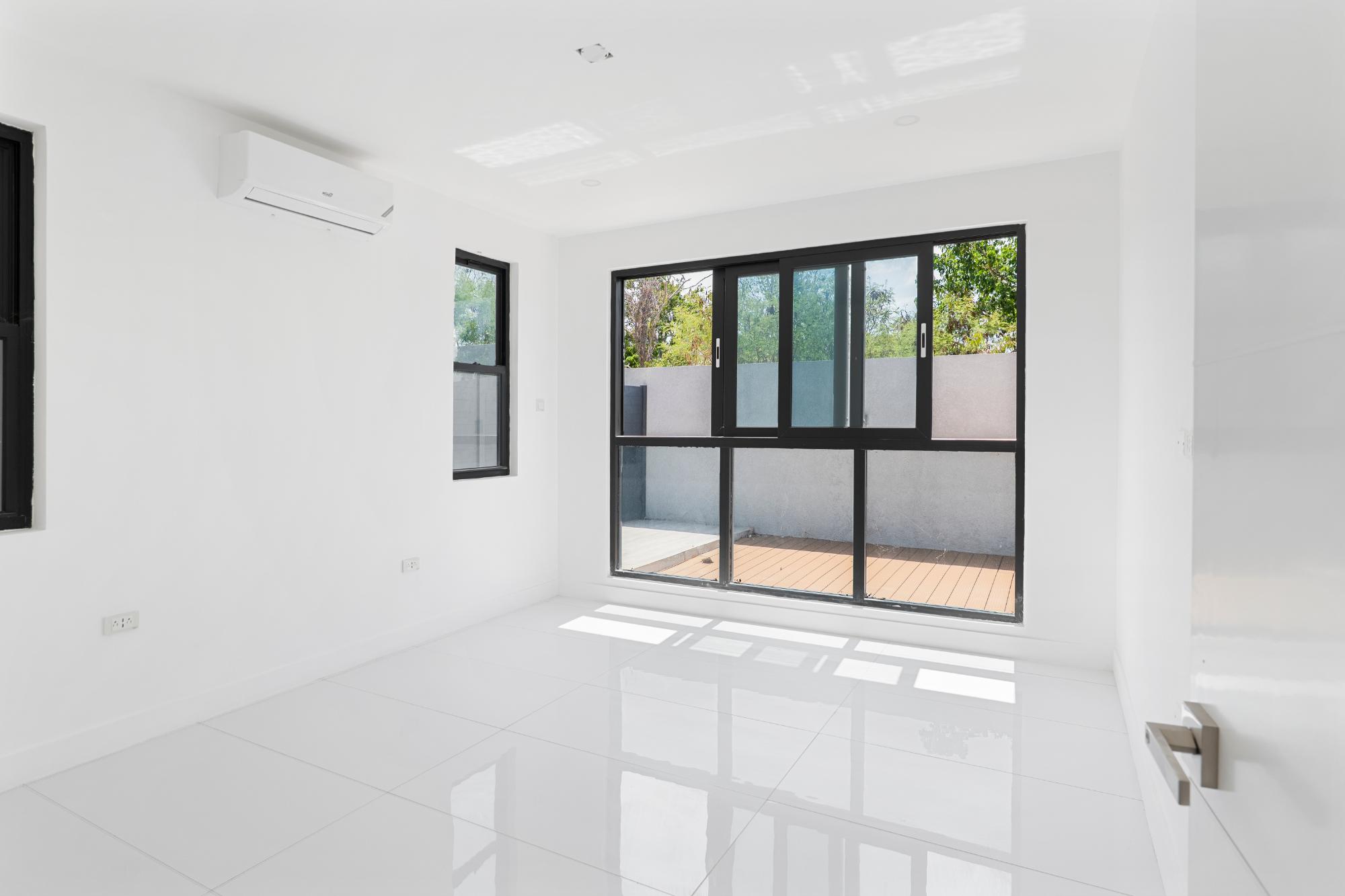 Apartment For Sale: QUEEN@~apos;S CRESCENT DR, Discovery Bay | $695,000 photo 17
