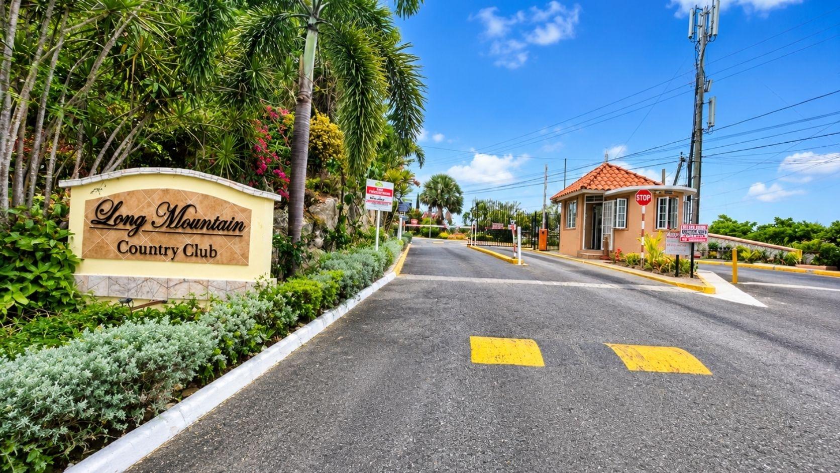 Townhouse For Rent: PLACE, LONG MOUNTAIN, Kingston 6 | $230,000