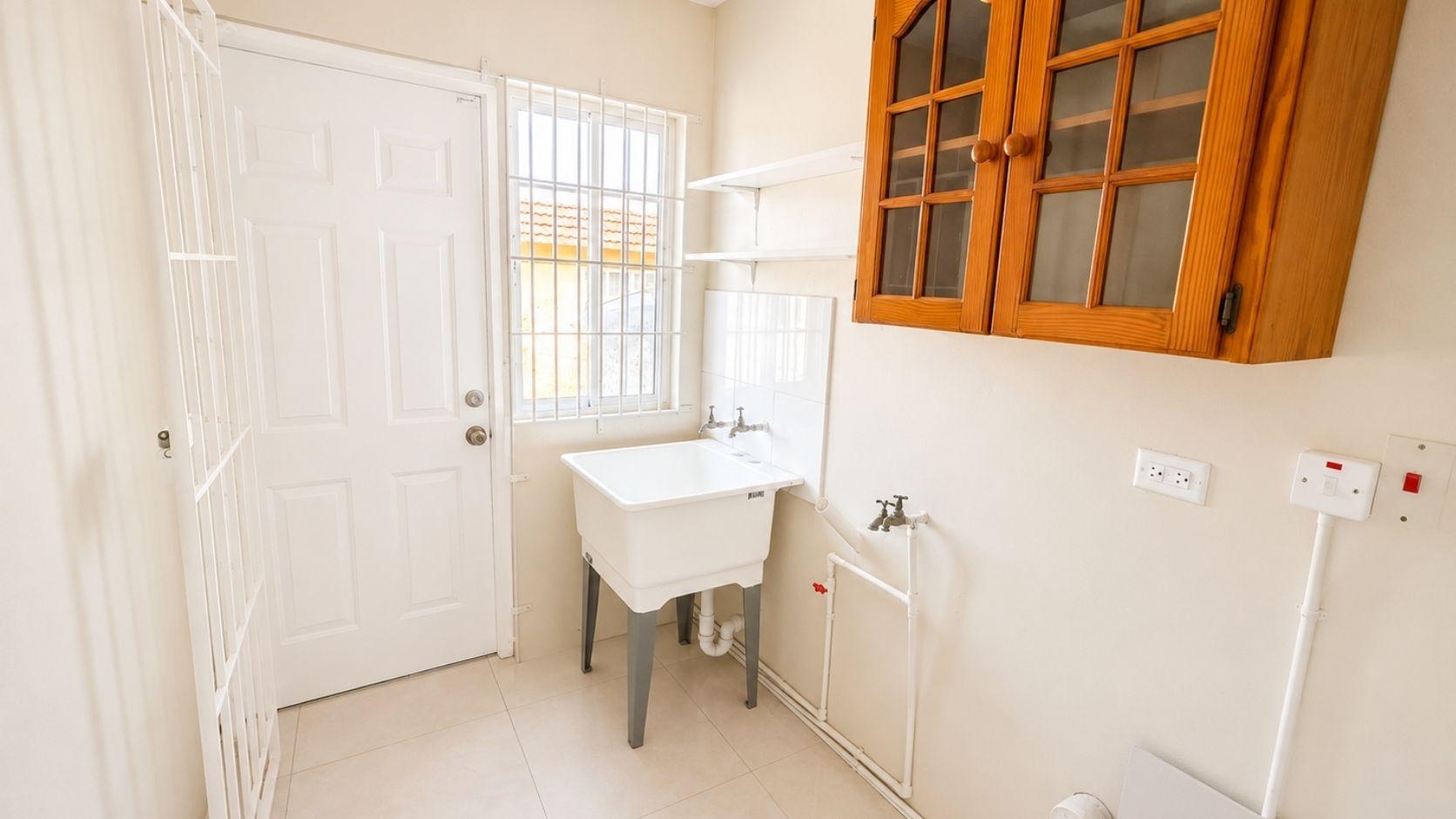Townhouse For Rent: PLACE, LONG MOUNTAIN, Kingston 6 | $230,000 photo 7