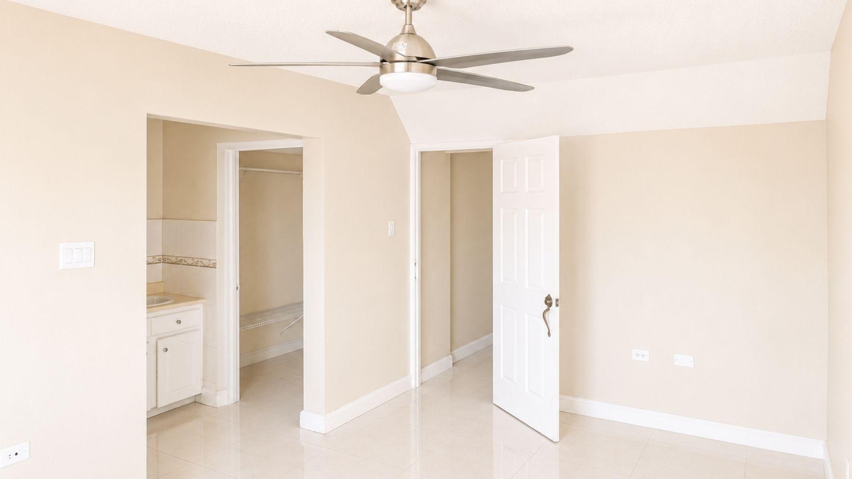 Townhouse For Rent: PLACE, LONG MOUNTAIN, Kingston 6 | $230,000 photo 17