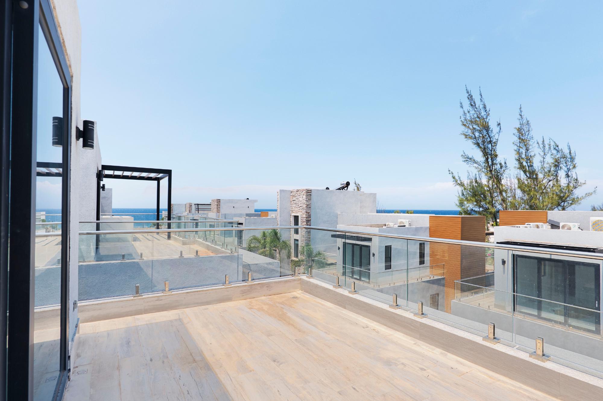 Apartment For Sale: QUEEN@~apos;S CRESCENT DR, Discovery Bay | $695,000 photo 12