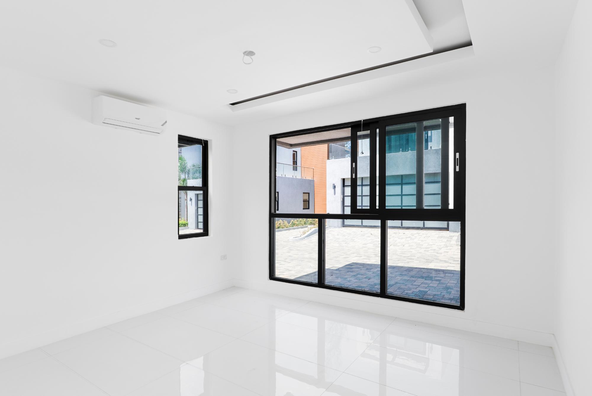 Townhouse For Sale: QUEEN@~apos;S CRESCENT DRIVE, Discovery Bay | $830,000 photo 4