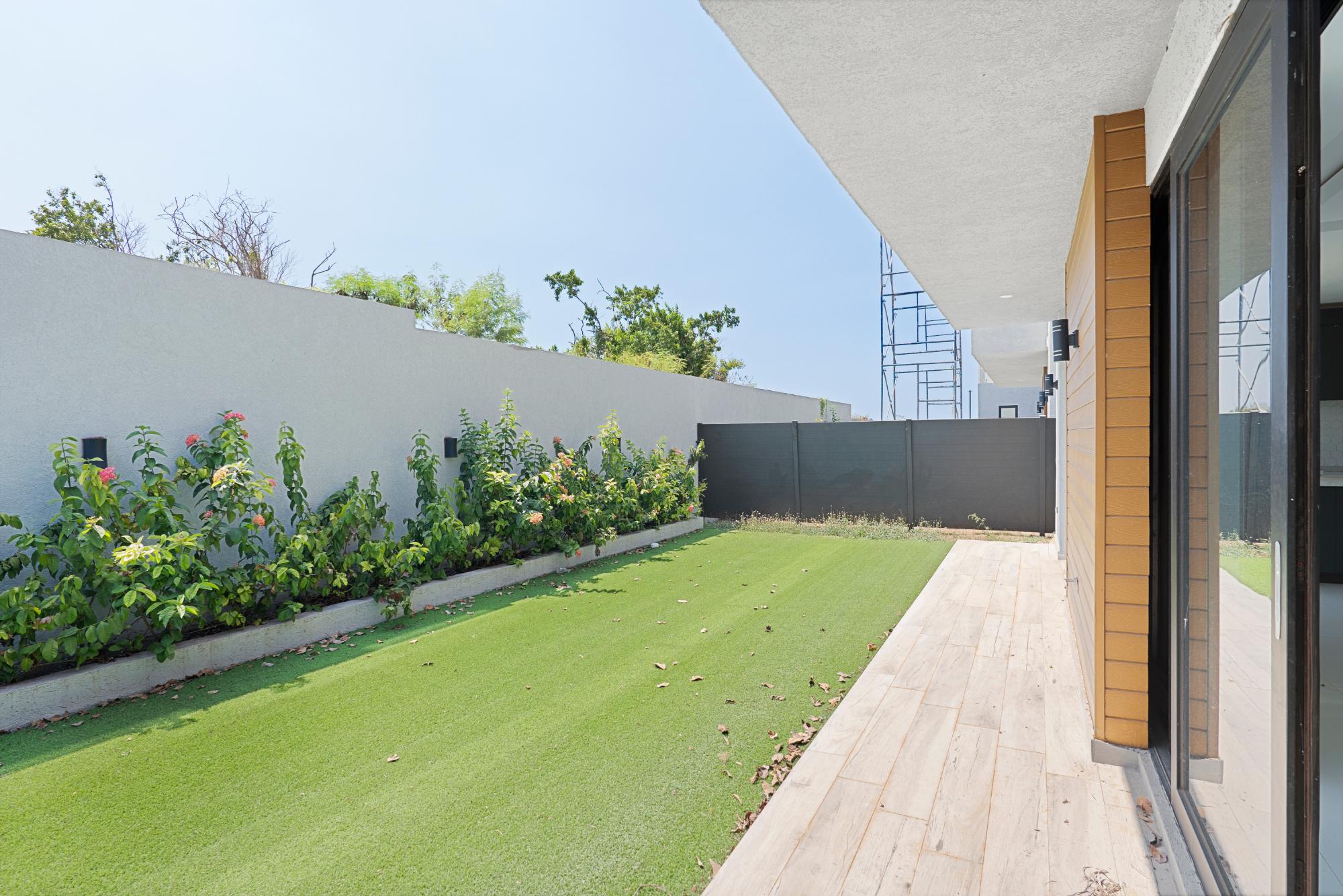 Townhouse For Sale: QUEEN@~apos;S CRESCENT DRIVE, Discovery Bay | $830,000 photo 6