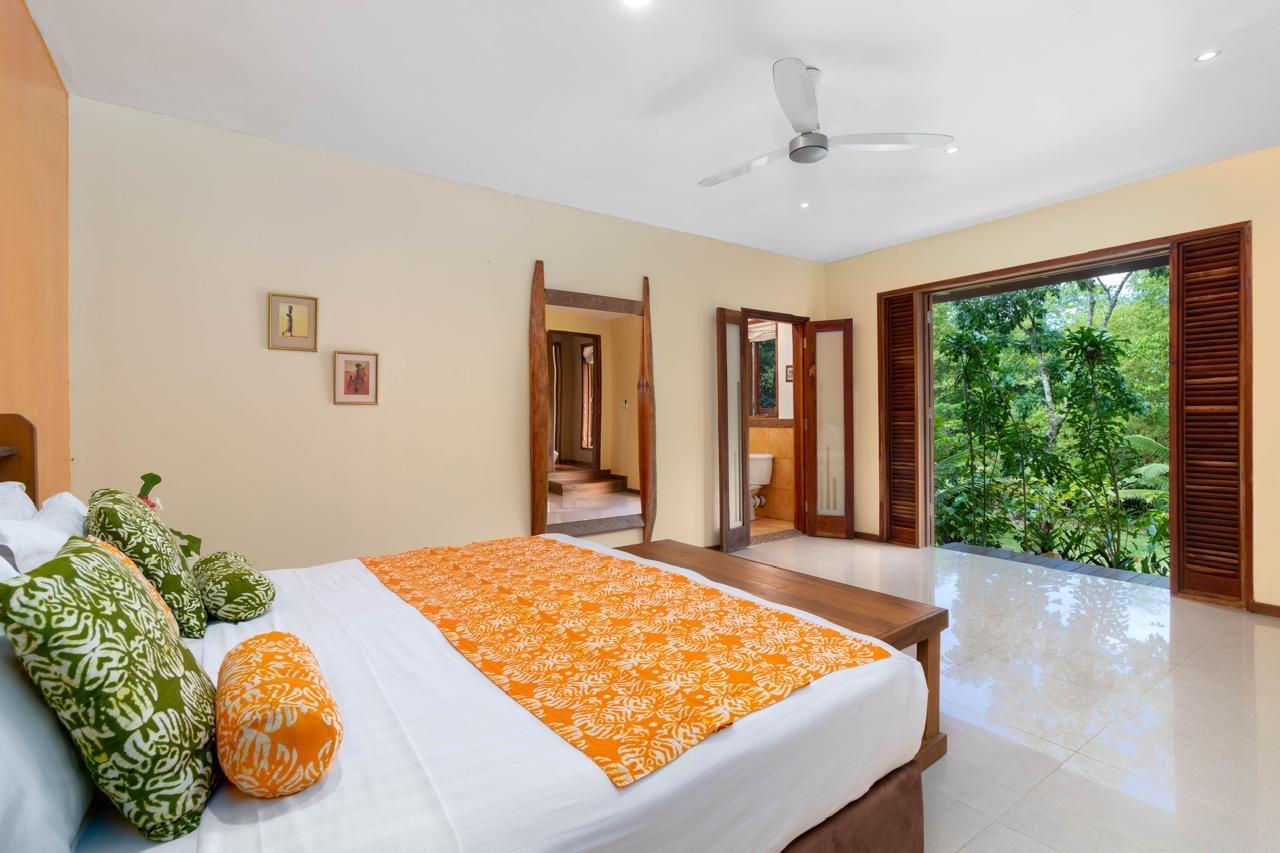 House For Sale: TEDDINGTON SHERWOOD FORES, Fairy Hill | $900,000 photo 3