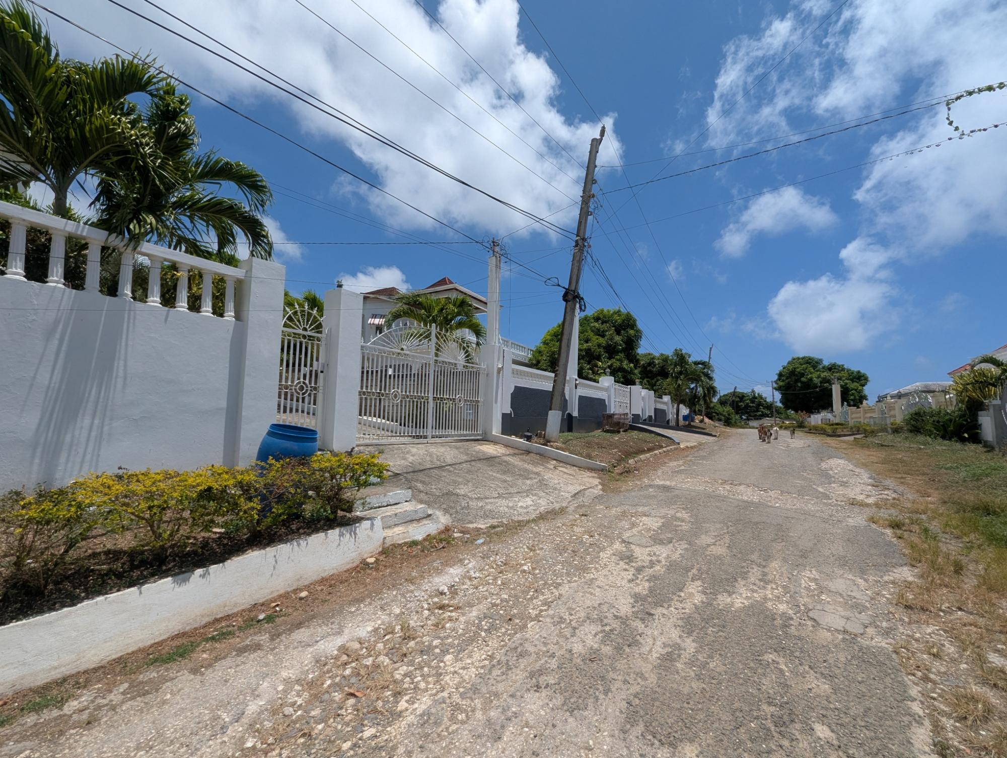 House For Sale: MARTINIQUE RD. ALEXANDER, Lyssons | $70,000,000 photo 12