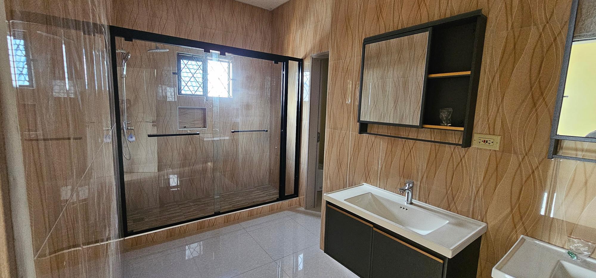 House For Sale: ARIKA PALM ESTATE WARDS, Mandeville | $59,000,000 photo 6