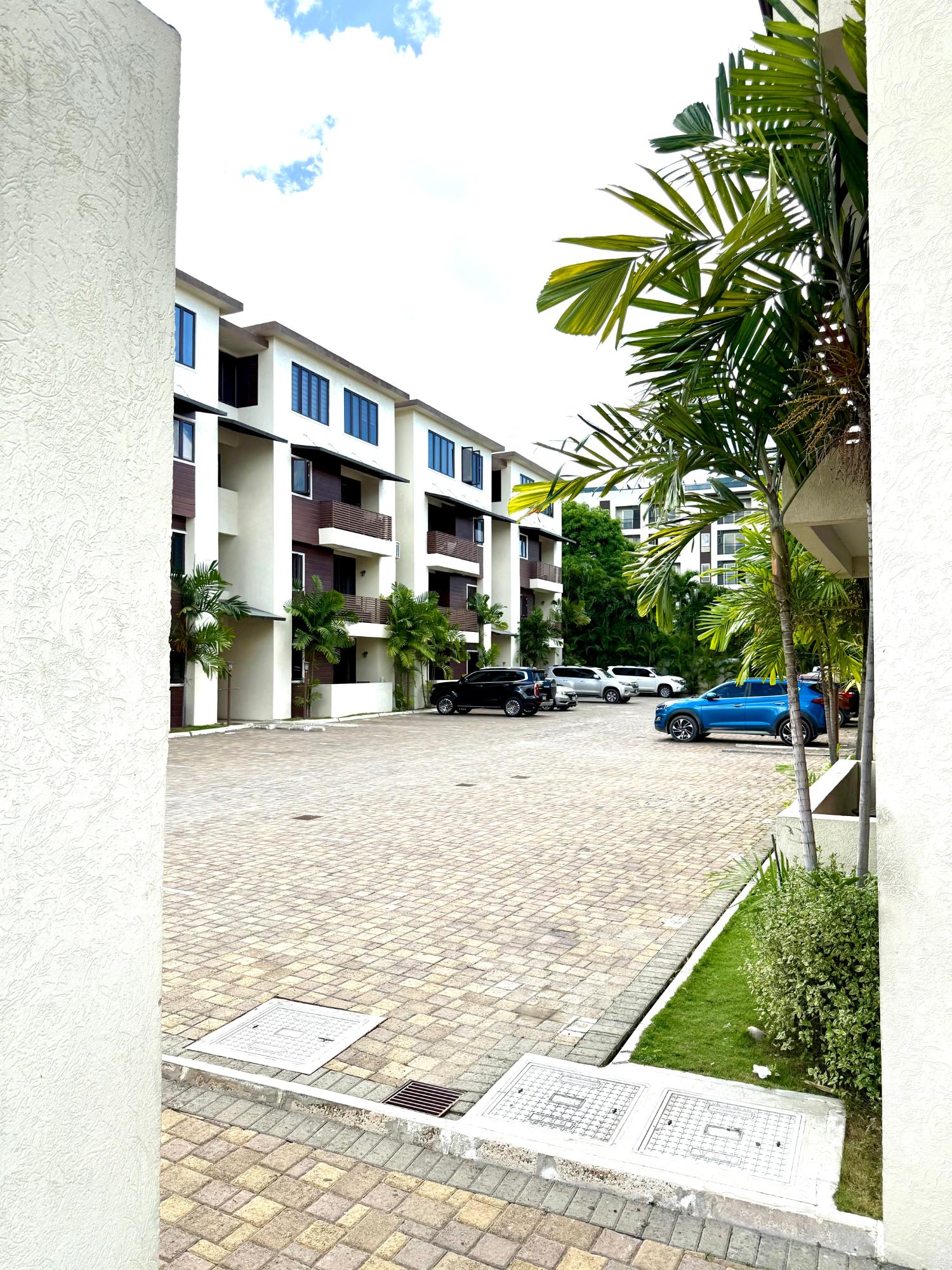 Apartment For Rent: OTTAWA AVENUE, Kingston 6 | $1,100 photo 7