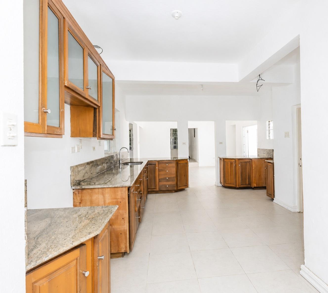House For Sale: CANBERRA CRESCENT, Kingston 6 | $120,000,000 photo 10