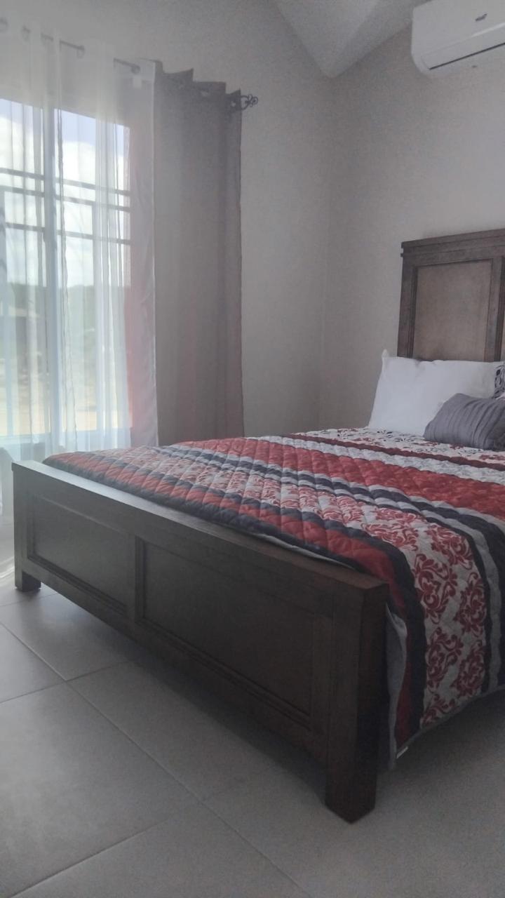 Townhouse For Sale: HAMMOCKS, Freetown | $42,000,000 photo 2