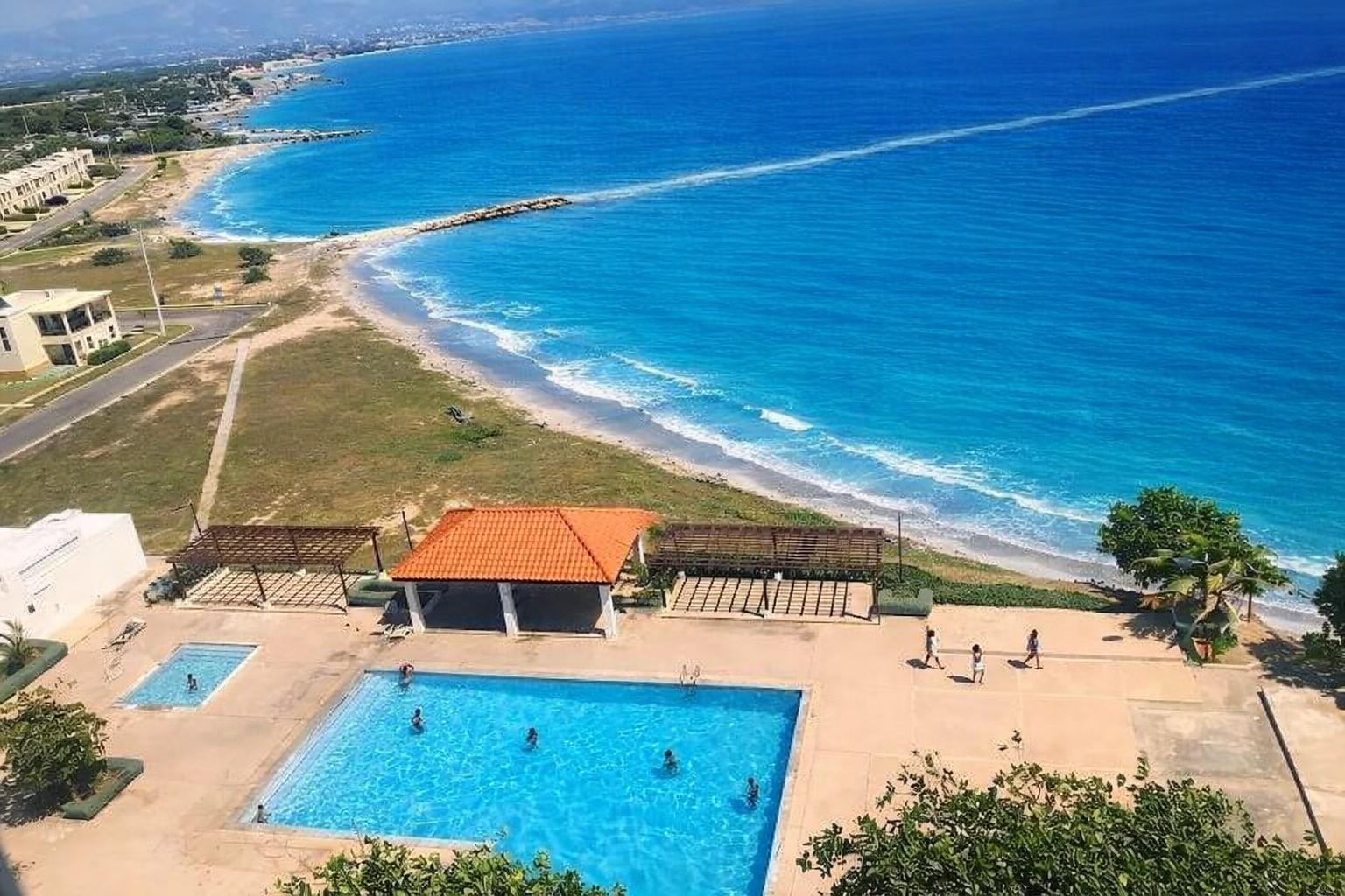 House For Sale: BAY FRONT VILLAS @~amp; APTS, Bridgeport | $255,000