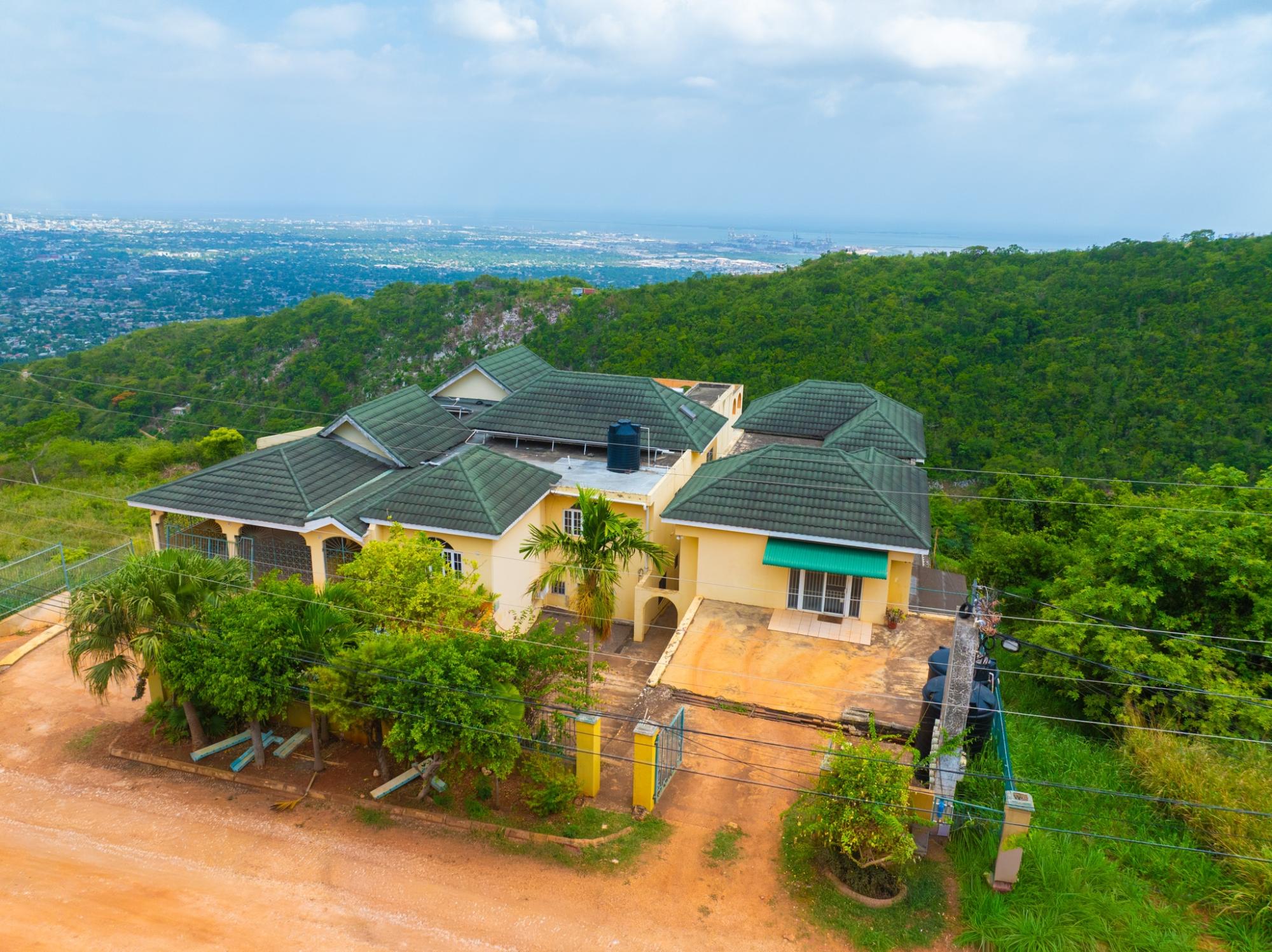 Apartment For Sale: TOPAZ CRESCENT, Red Hills | $64,000,000 photo 2