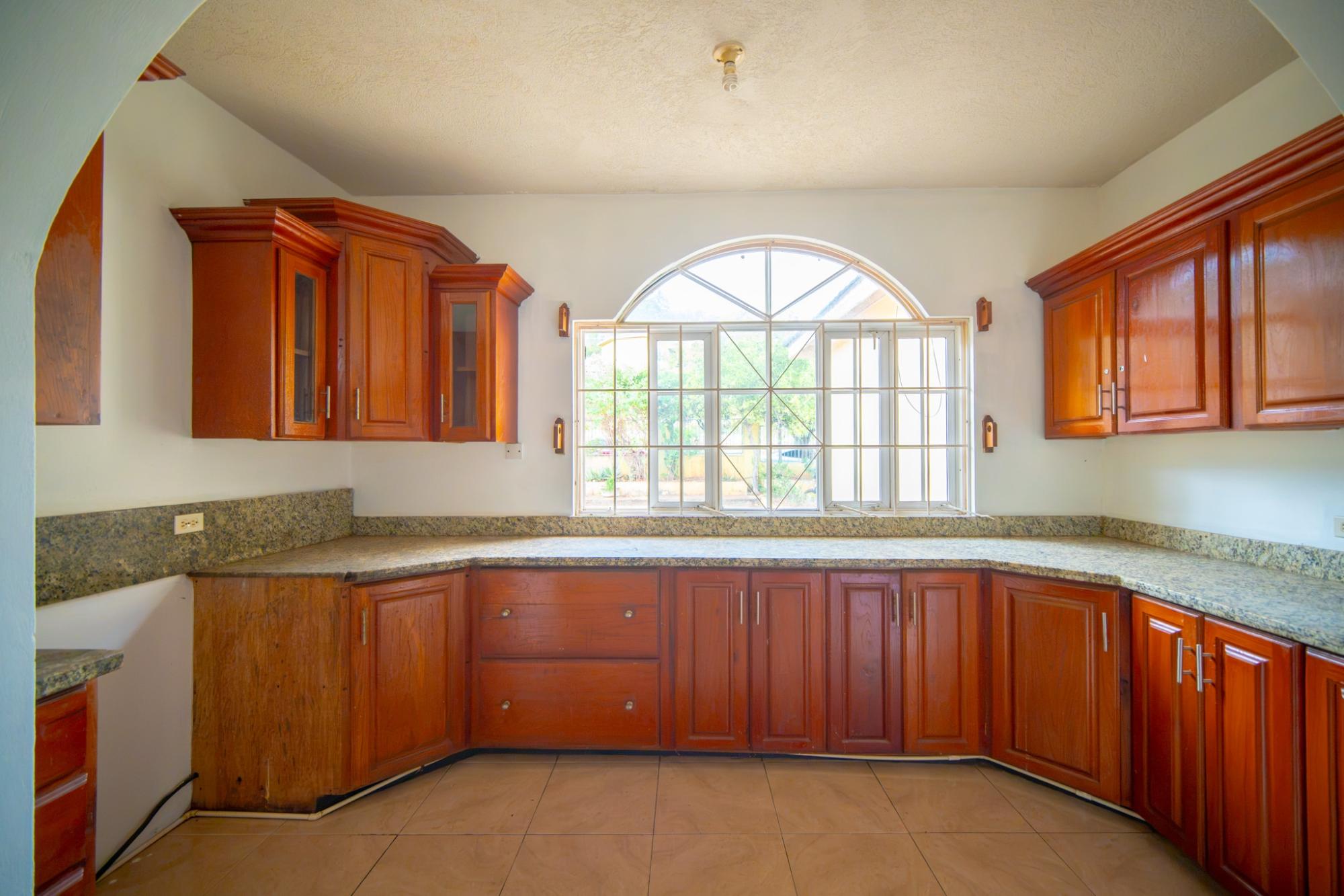 Apartment For Sale: TOPAZ CRESCENT, Red Hills | $64,000,000 photo 13