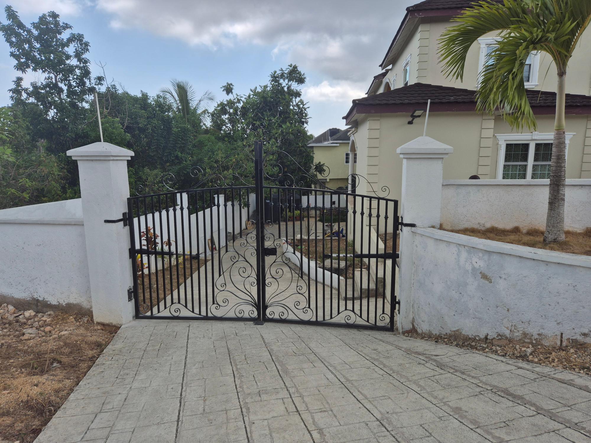 Apartment For Rent: SERPENS WAY, SMOKEY VALE, Kingston 19 | $145,000