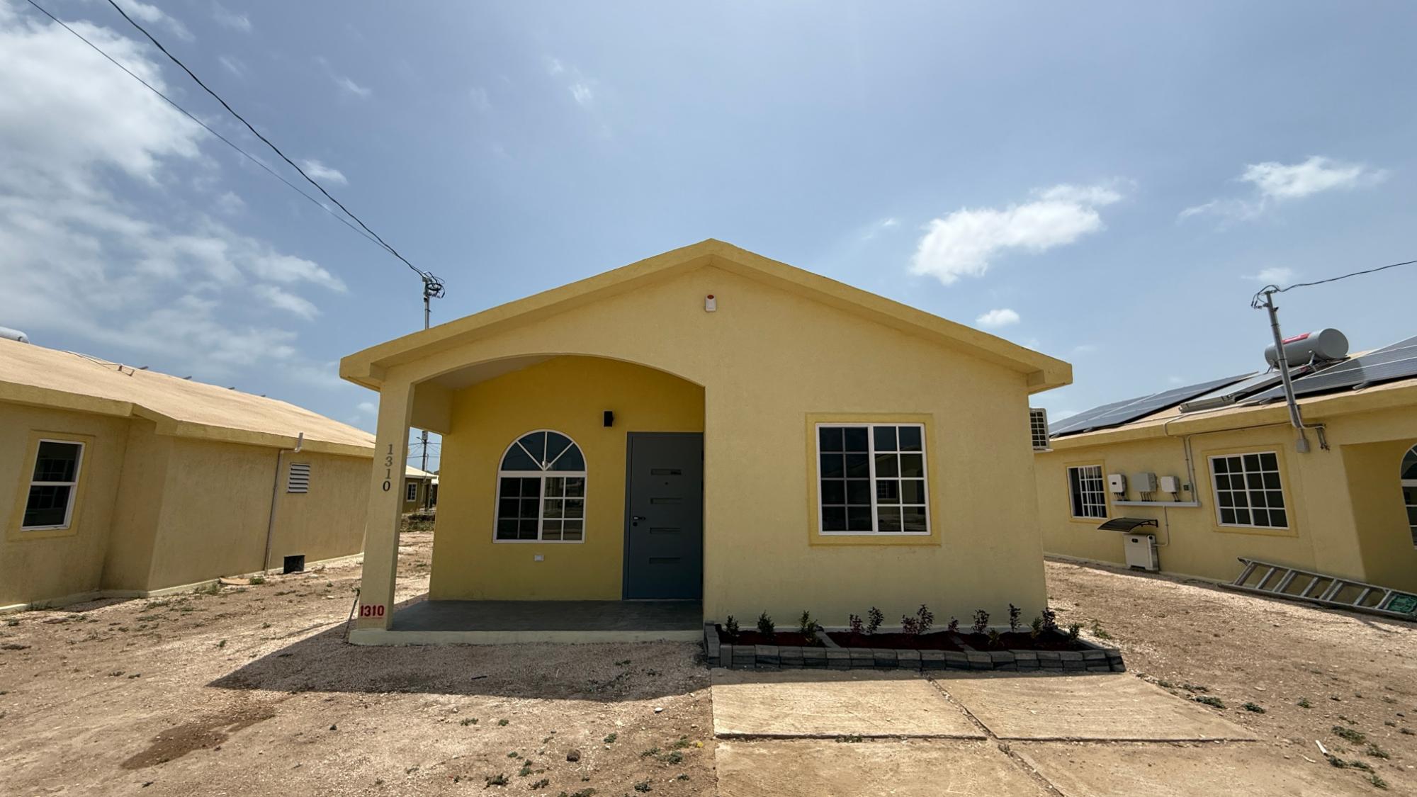 House For Rent: PHOENIX PARK VILLAGE 2 PH, Phoenix Park | $140,000 photo 2