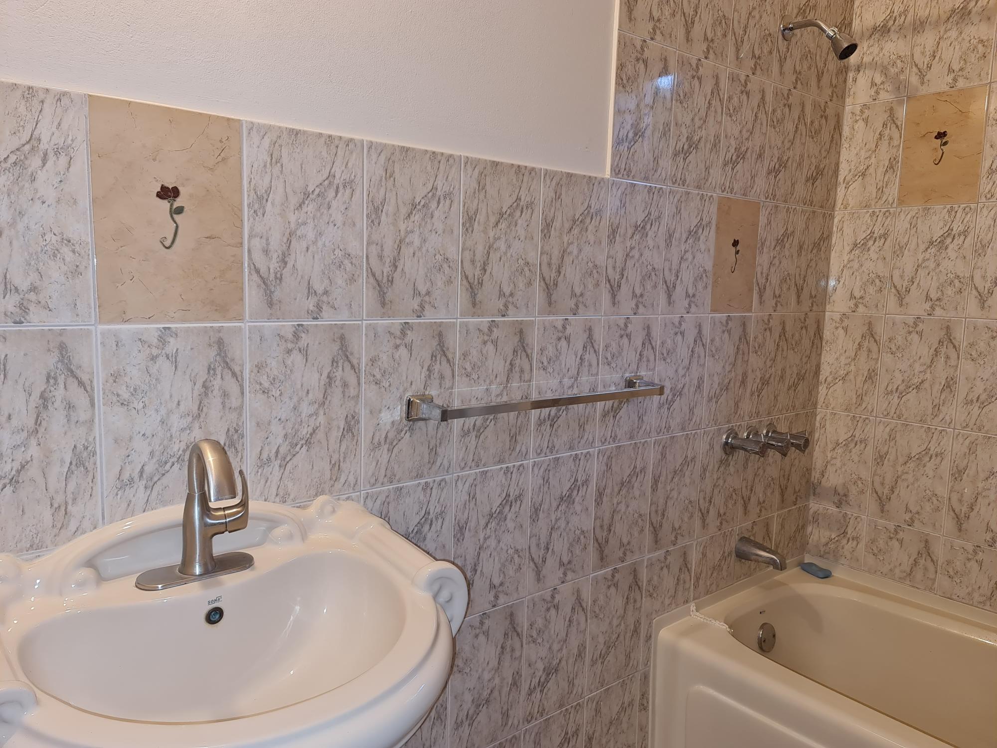 House For Sale: BROUGHTON LITTLE LONDON, Little London | $188,000 photo 23