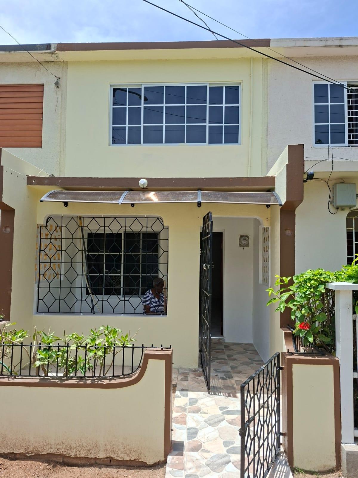 Townhouse For Rent: ENSOM ACRES CLOSE, SPANIS, Ensom City | $80,000