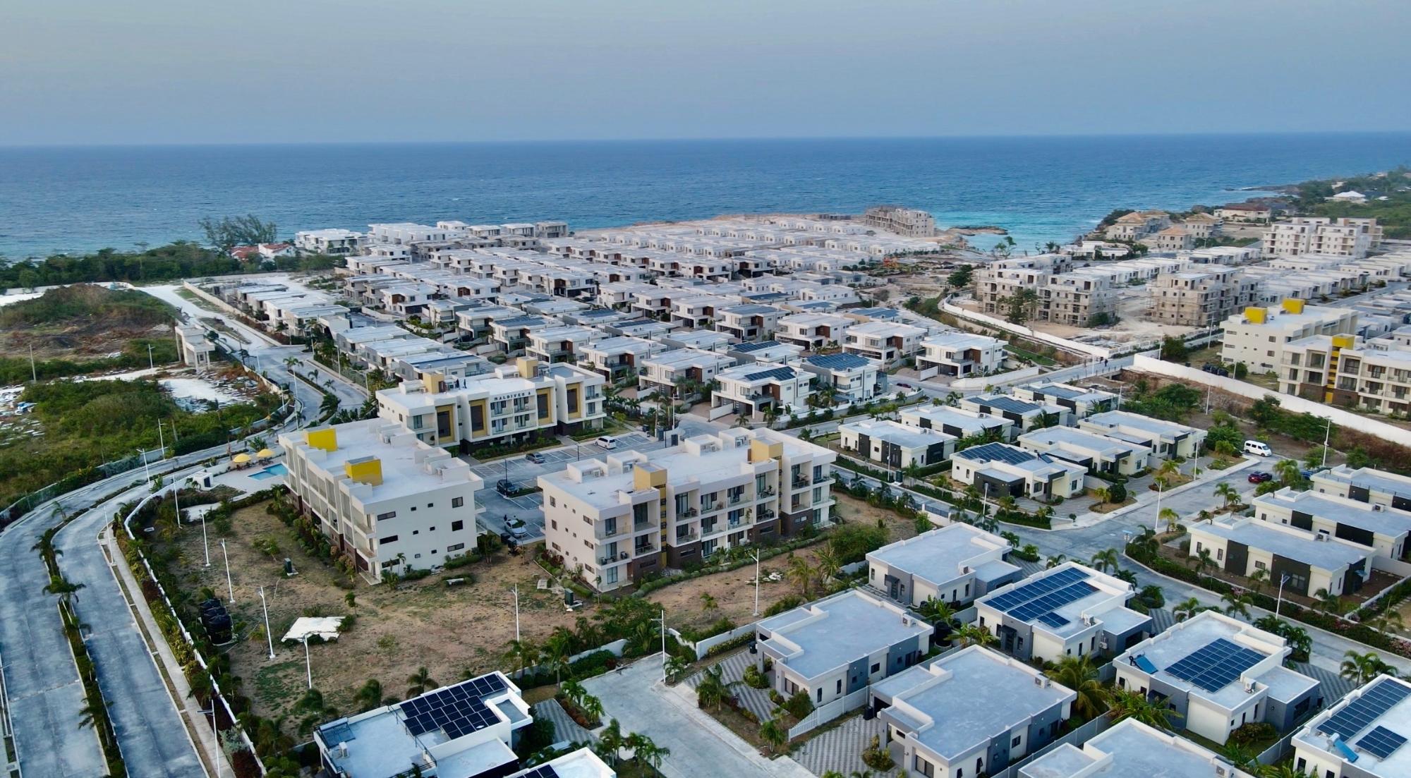 Apartment For Sale: PARADISIAC BEACH CLUB, OC, Richmond | $525,000 photo 3