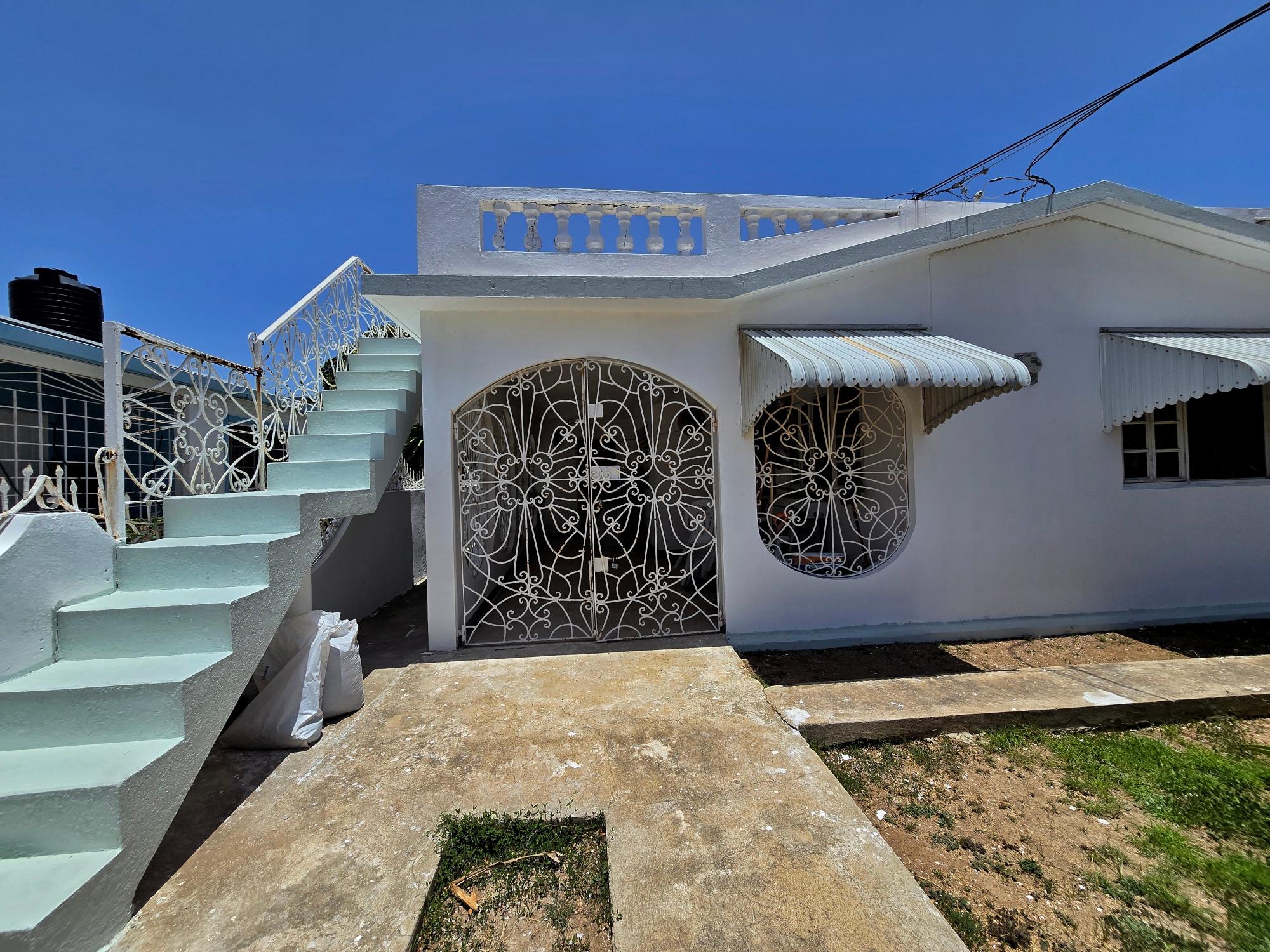 House For Sale: PORTO BELLO SQUARE, HELLS, Hellshire Heights | $30,000,000 photo 3