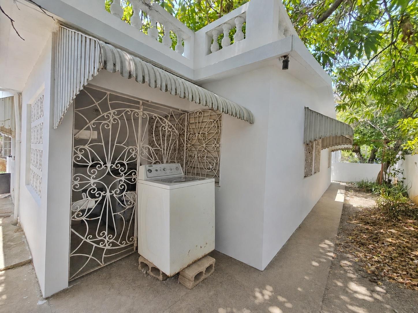 House For Sale: PORTO BELLO SQUARE, HELLS, Hellshire Heights | $30,000,000 photo 10
