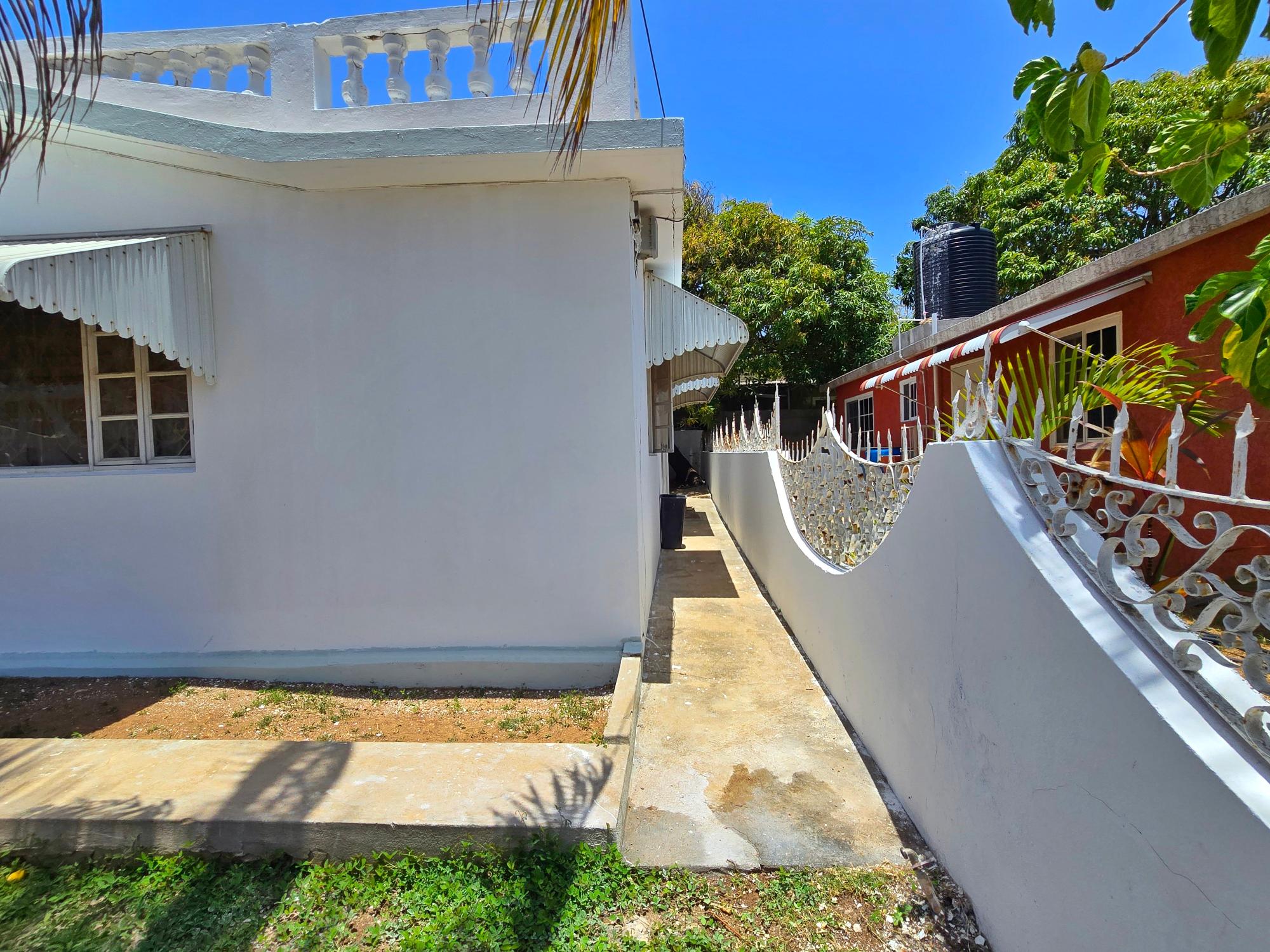 House For Sale: PORTO BELLO SQUARE, HELLS, Hellshire Heights | $30,000,000 photo 14
