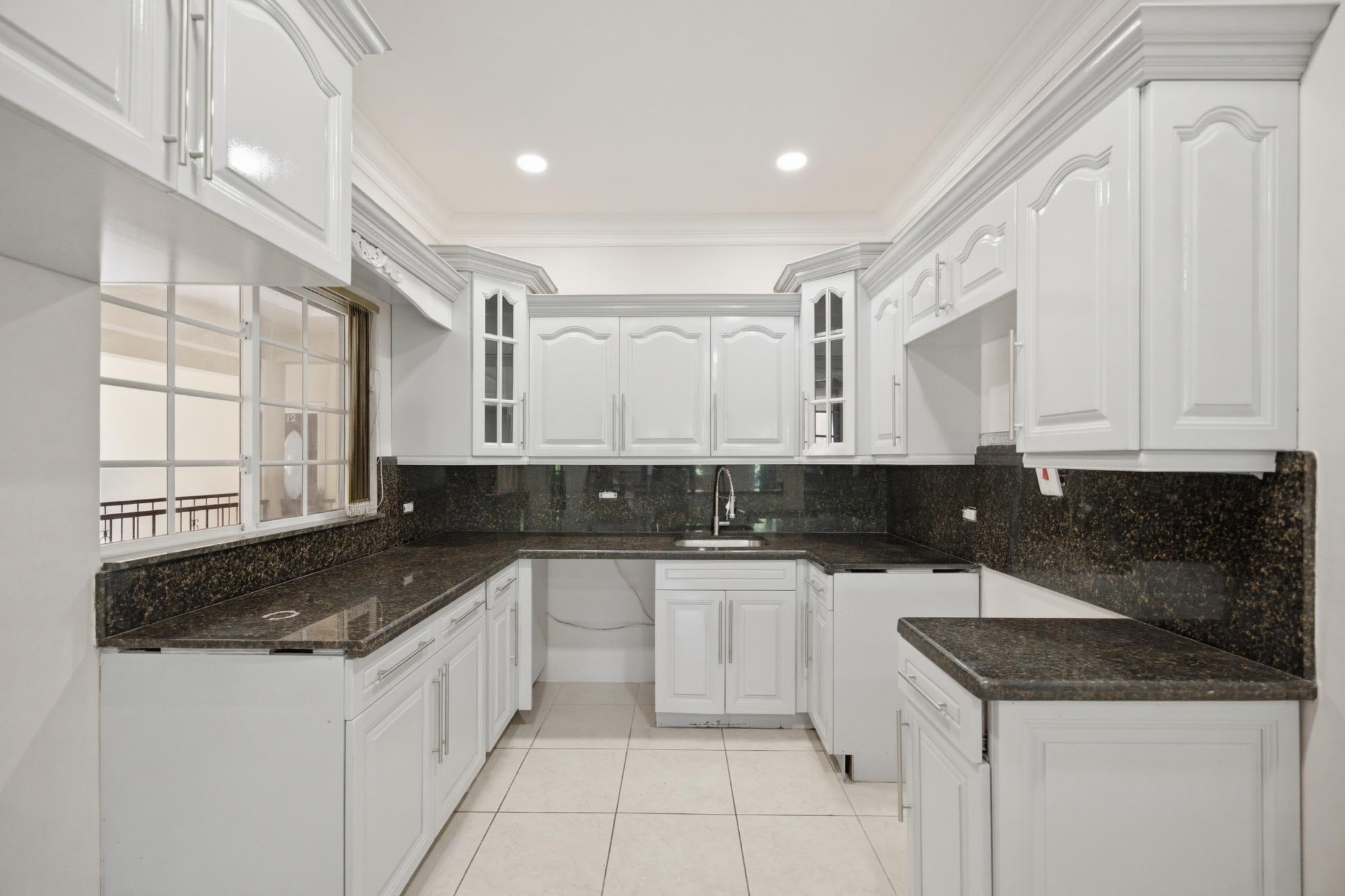 Apartment For Sale: EAST AVENUE, KINGSTON 8, Kingston 8 | $59,500,000 photo 4