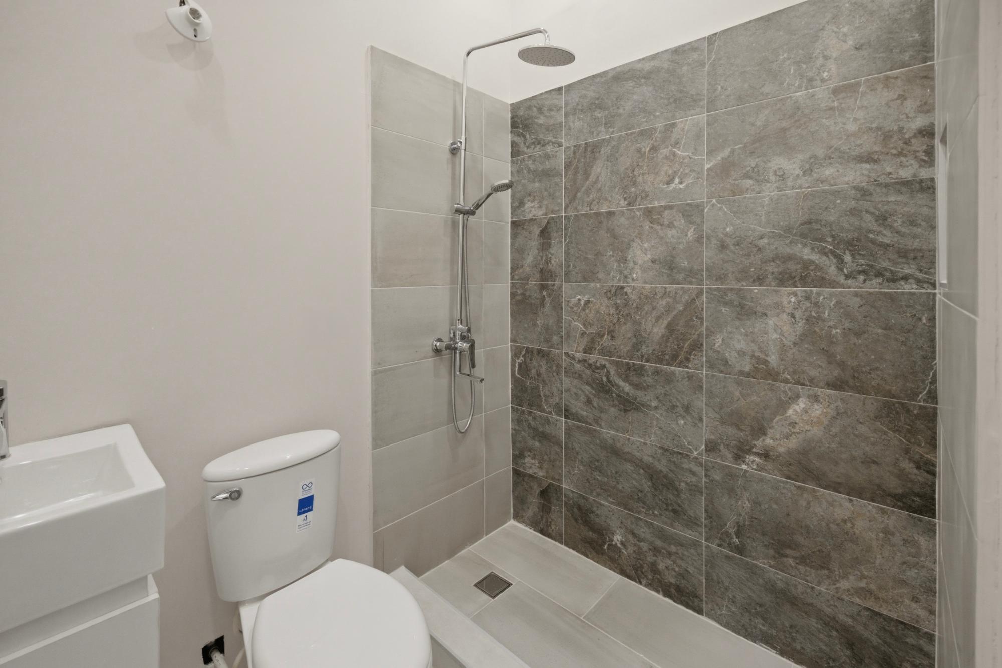 Apartment For Sale: EAST AVENUE, KINGSTON 8, Kingston 8 | $59,500,000 photo 6