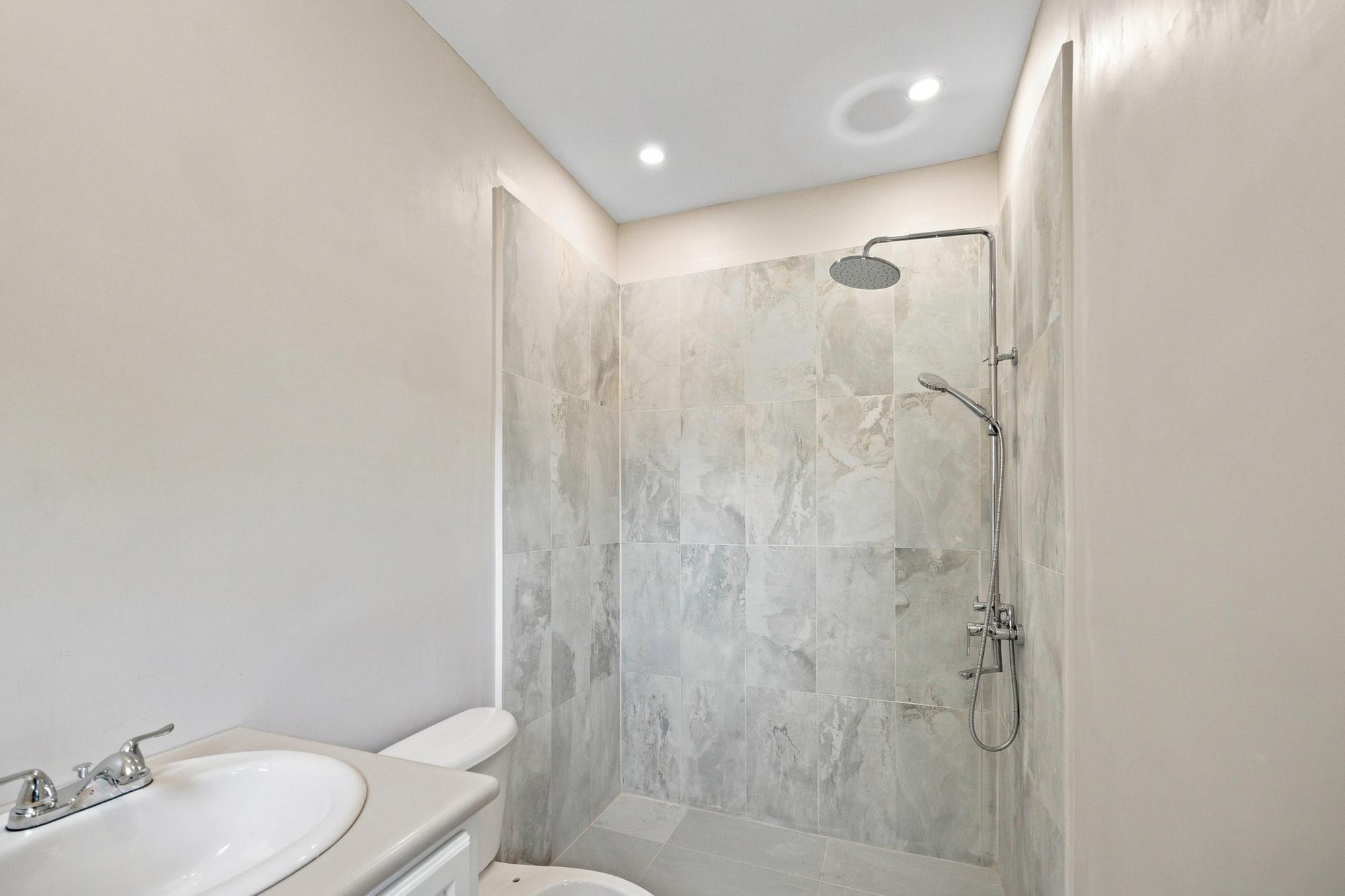 Apartment For Sale: EAST AVENUE, KINGSTON 8, Kingston 8 | $59,500,000 photo 11
