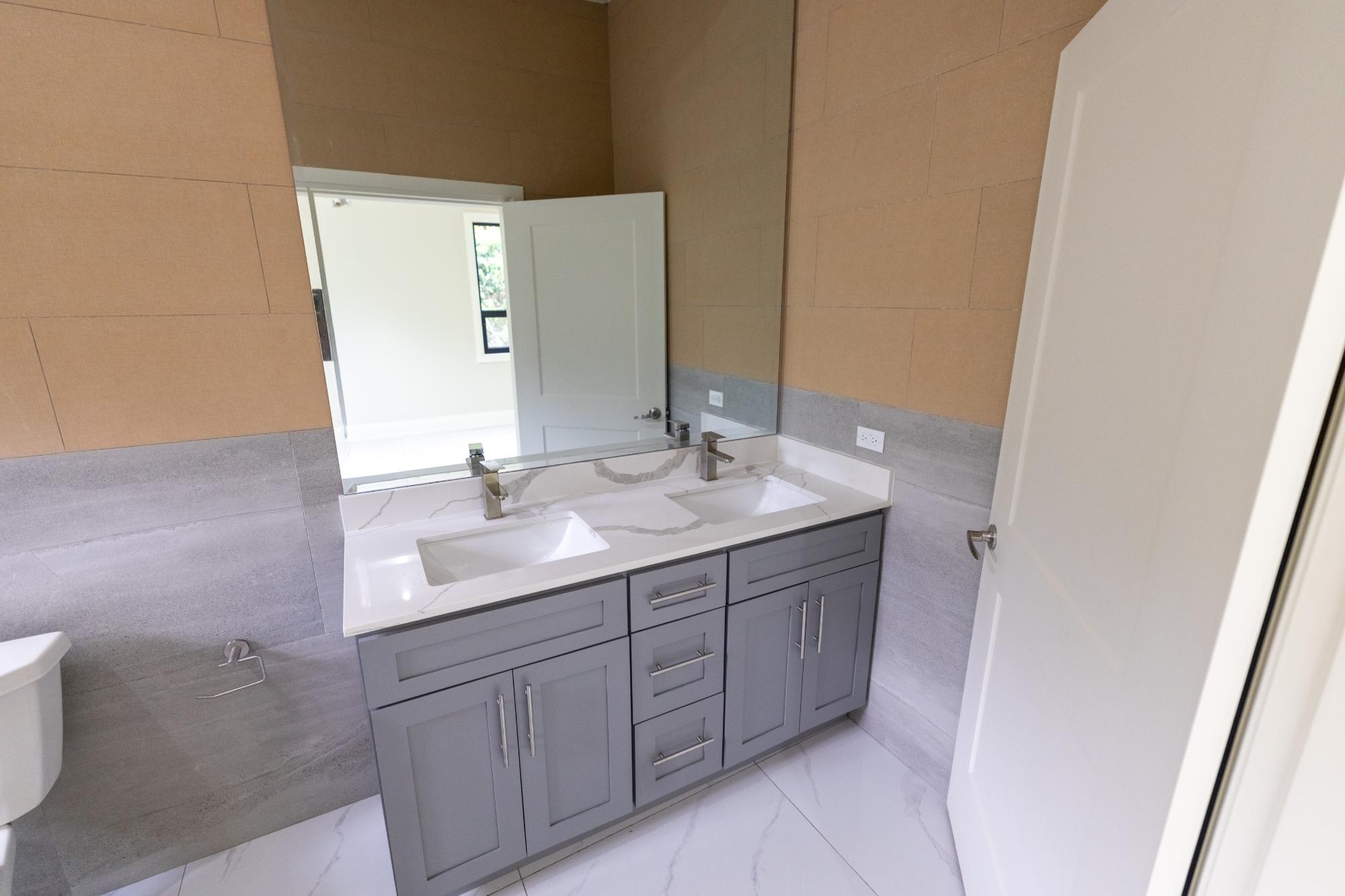 Apartment For Sale: HYDRA DRIVE, Kingston 19 | $58,000,000 photo 6
