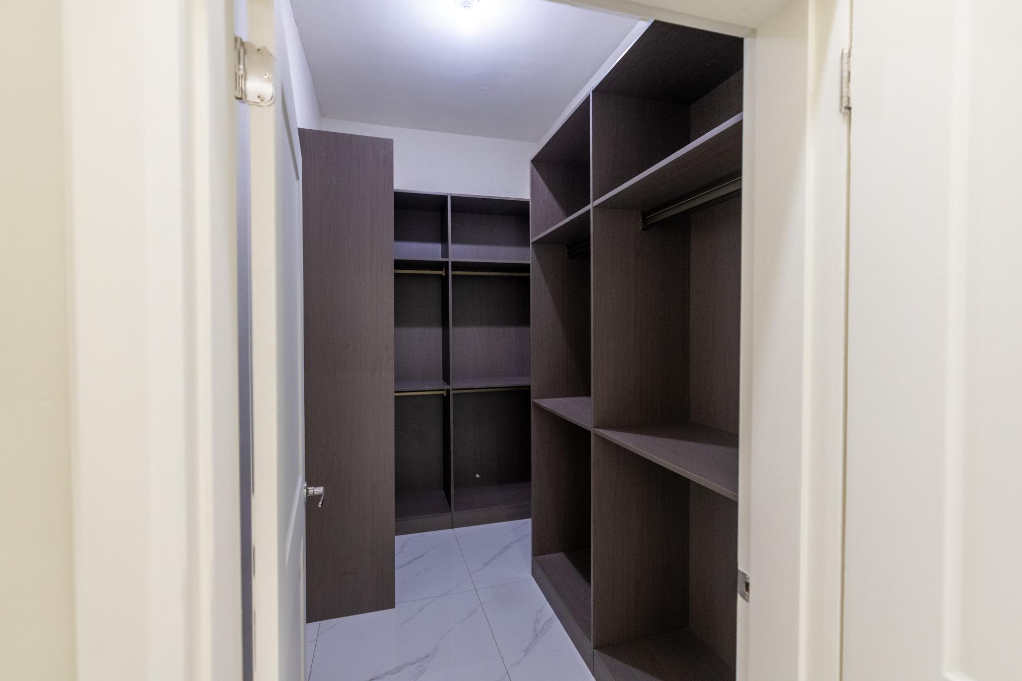 Apartment For Sale: HYDRA DRIVE, Kingston 19 | $58,000,000 photo 8