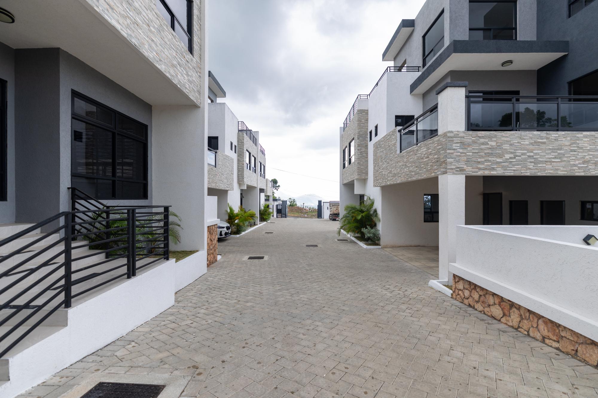 Apartment For Sale: HYDRA DRIVE, Kingston 19 | $58,000,000 photo 17