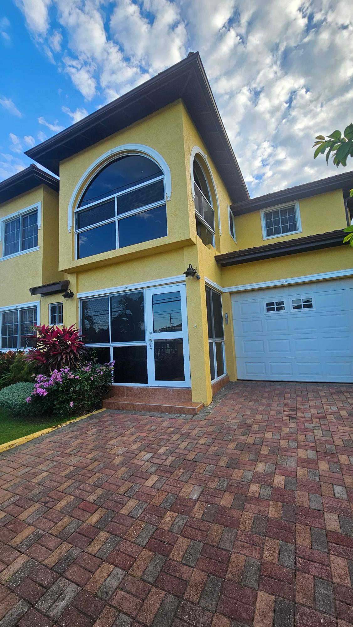 Townhouse For Rent: LAND PART 0F WHITE RIVER, River Oaks | $1,800