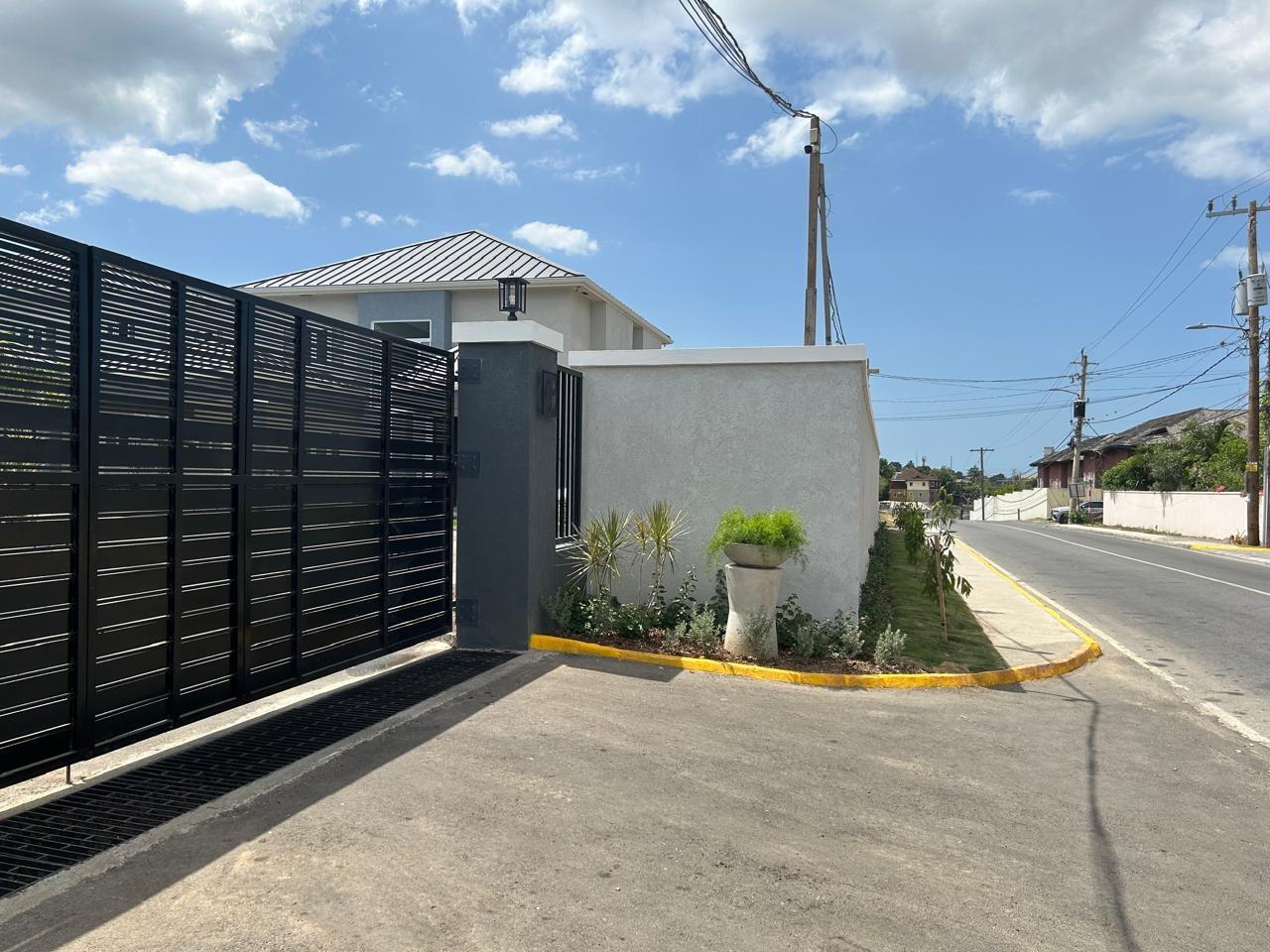 Townhouse For Rent: LIGUANEA AVENUE, Kingston 6 | $4,800 photo 2