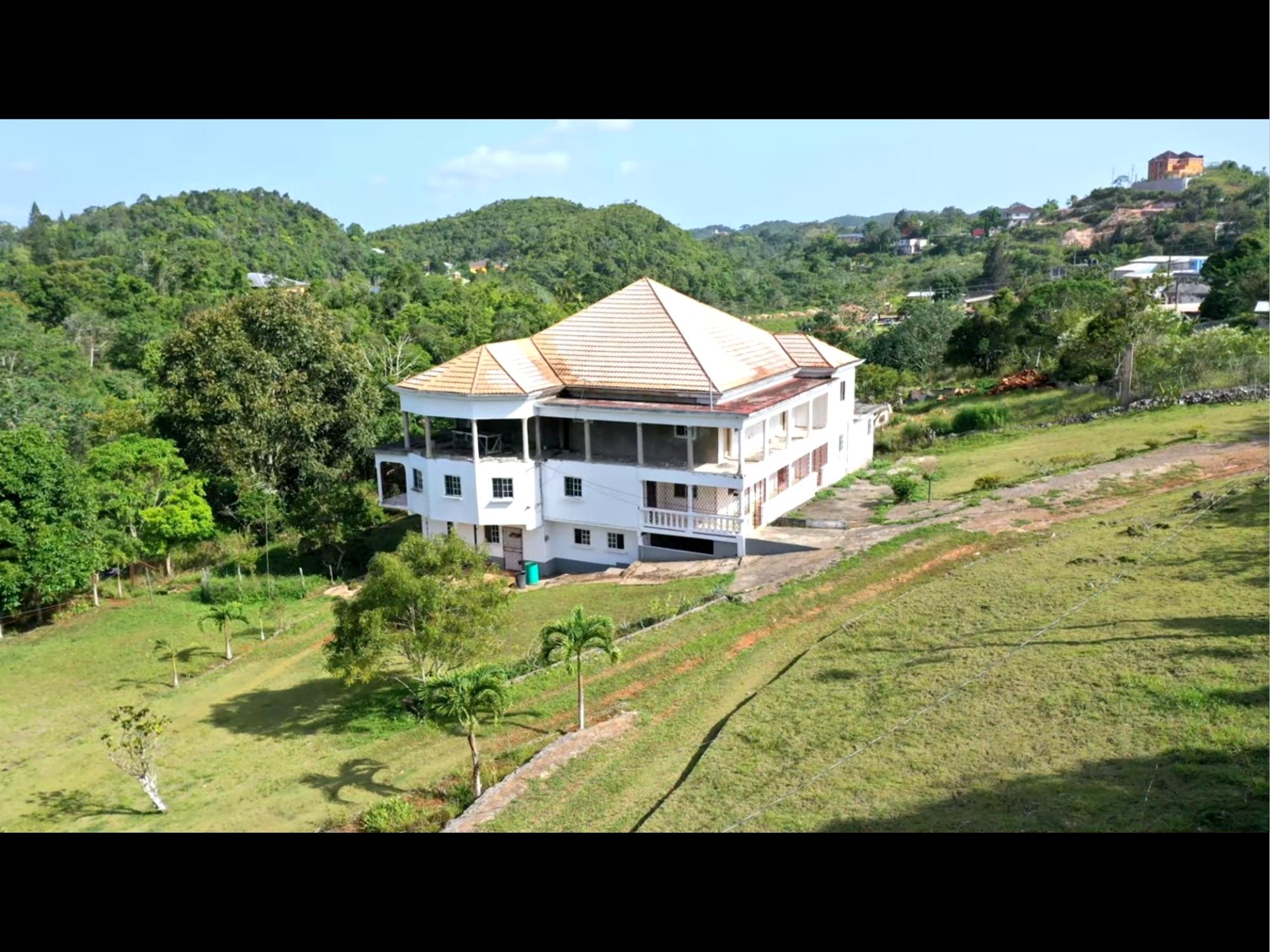 House For Sale: HATFIELD, MANCHESTER, Hatfield | $140,000,000 photo 2