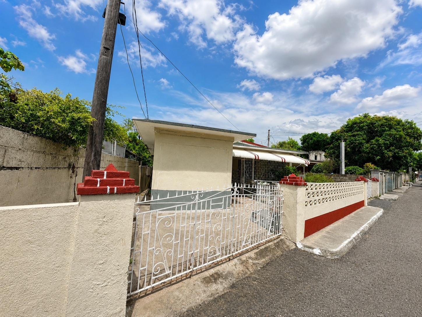 House For Sale: SLIPDOCK ROAD, Kingston 2 | $25,000,000 photo 3