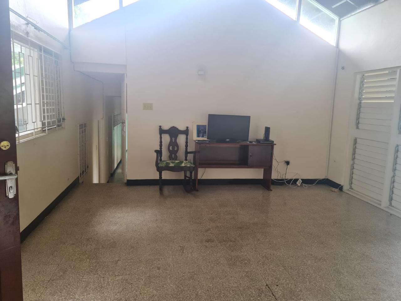 House For Rent: HARRIMAN CLOSE, JACKS HIL, Kingston 6 | $1,800 photo 9
