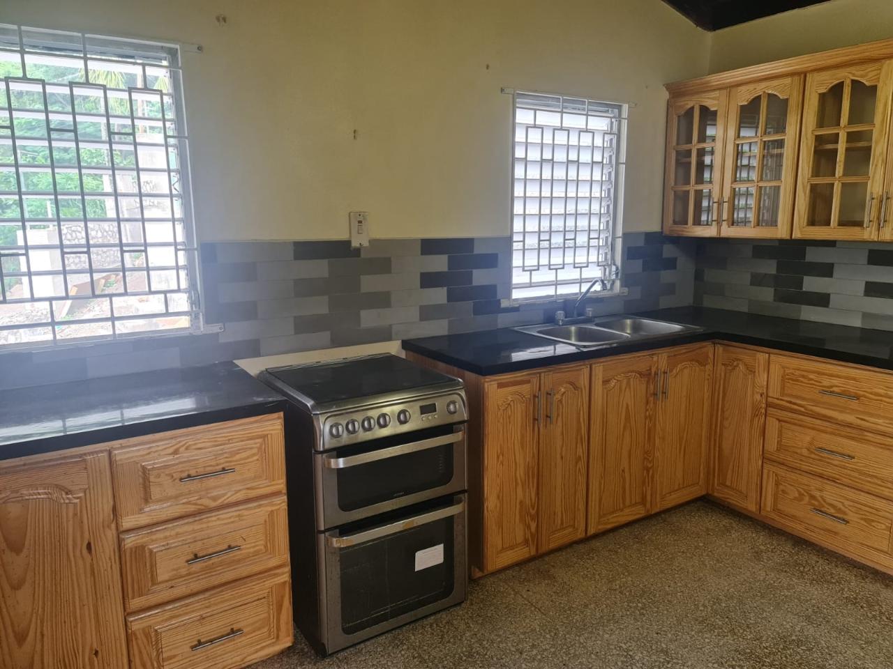 House For Rent: HARRIMAN CLOSE, JACKS HIL, Kingston 6 | $1,800 photo 22