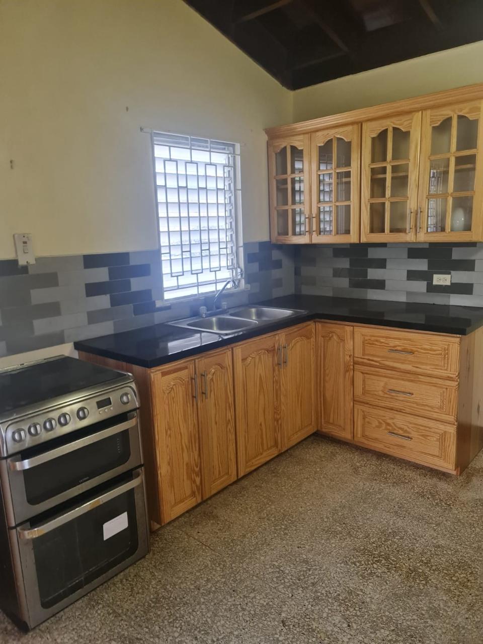 House For Rent: HARRIMAN CLOSE, JACKS HIL, Kingston 6 | $1,800 photo 23