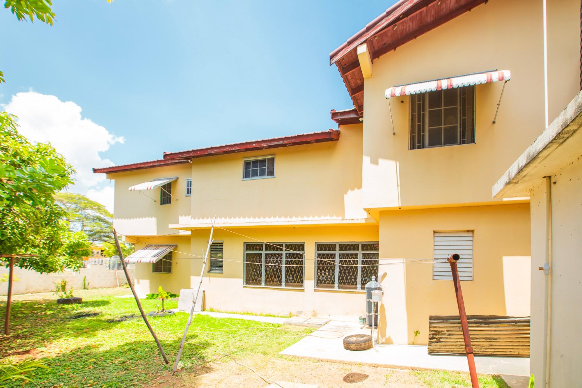 House For Sale: SHIRLEY AVENUE, May Pen | $38,000,000 photo 9